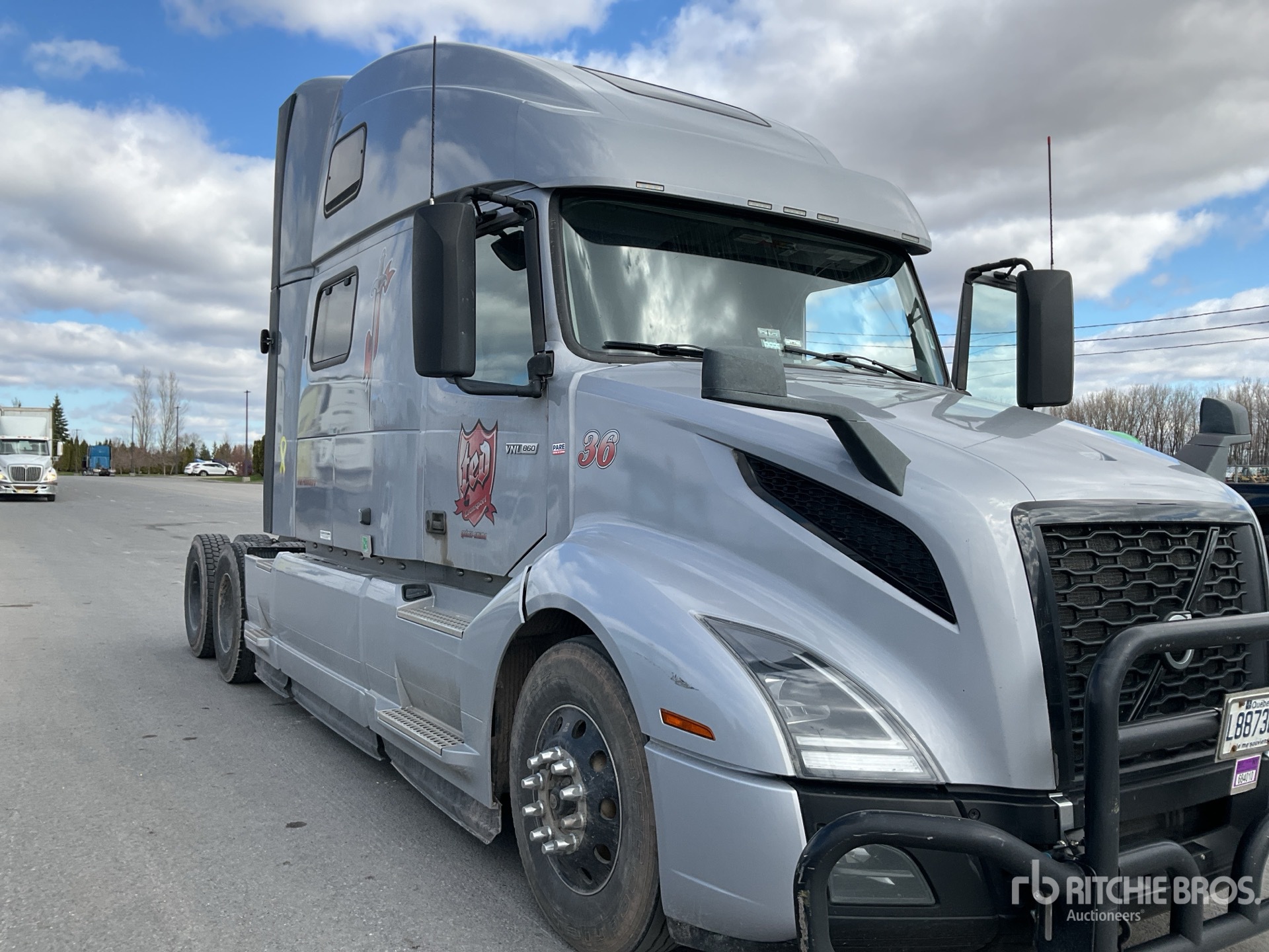 2023 Volvo VNL860