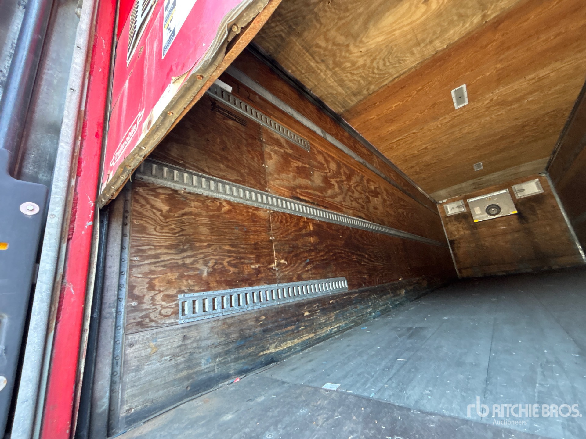 2009 Trailmobile 28 FT S/A HEATED