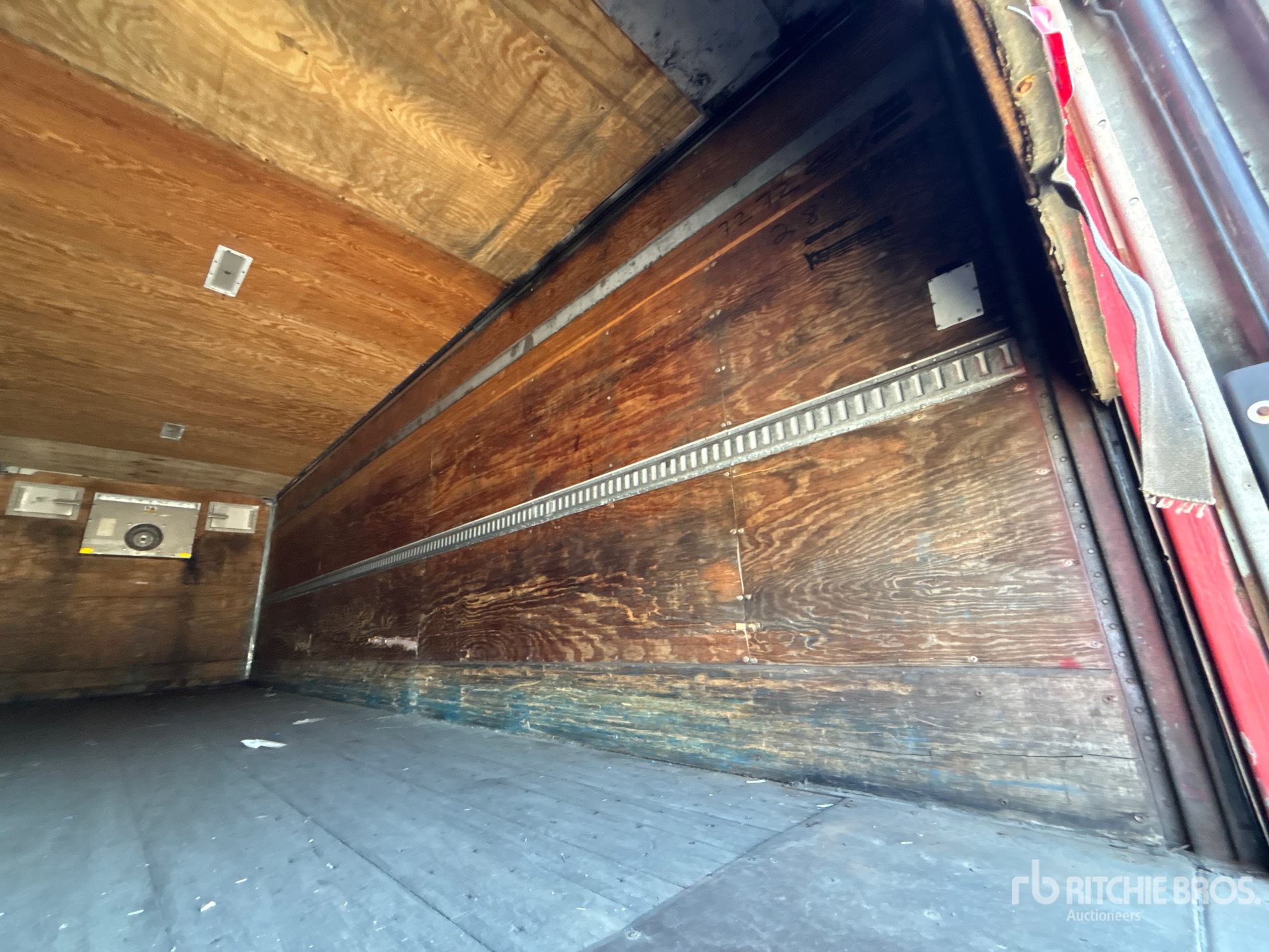2009 Trailmobile 28 FT S/A HEATED