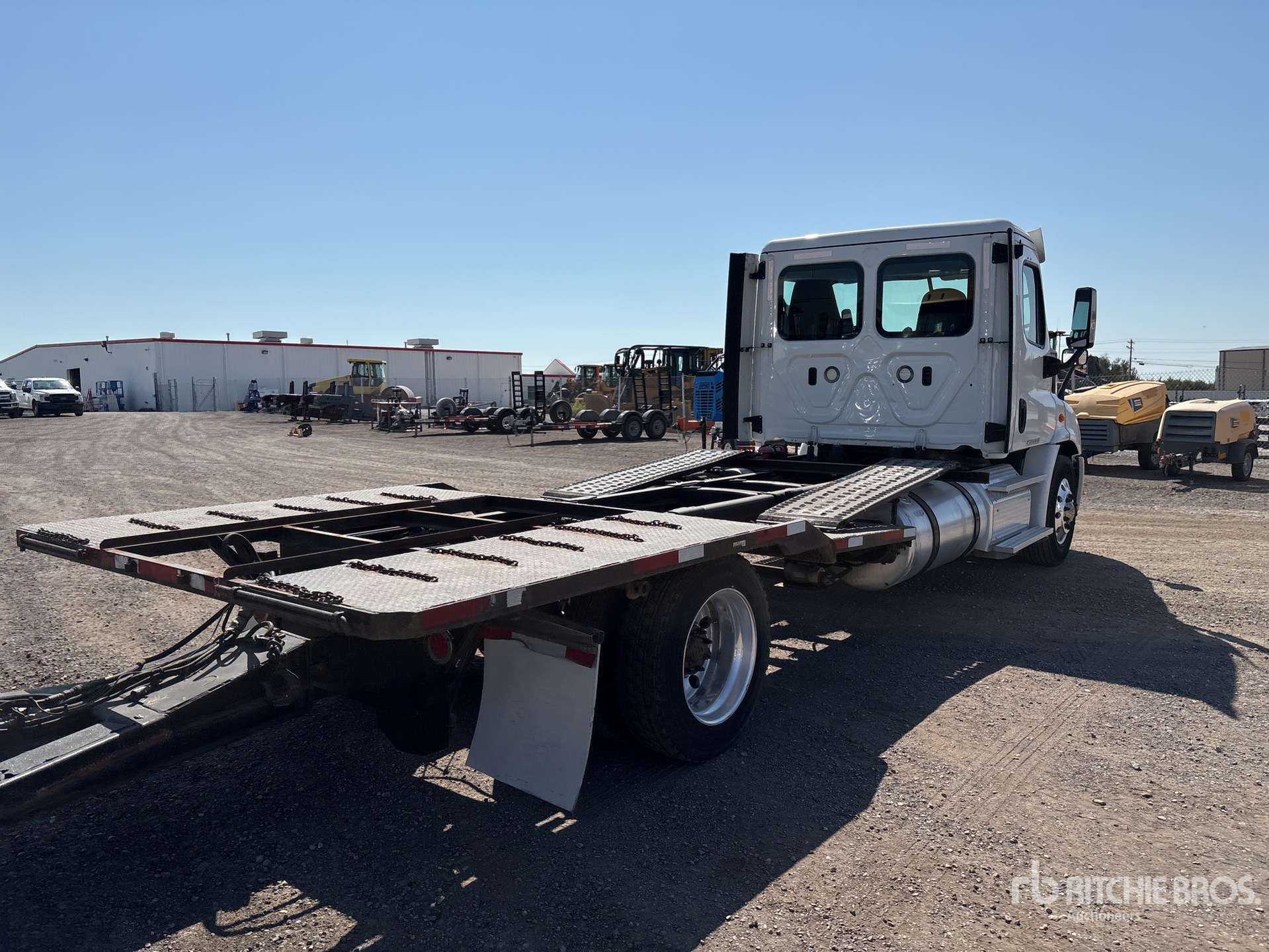 2019 Freightliner CASCADIA 113