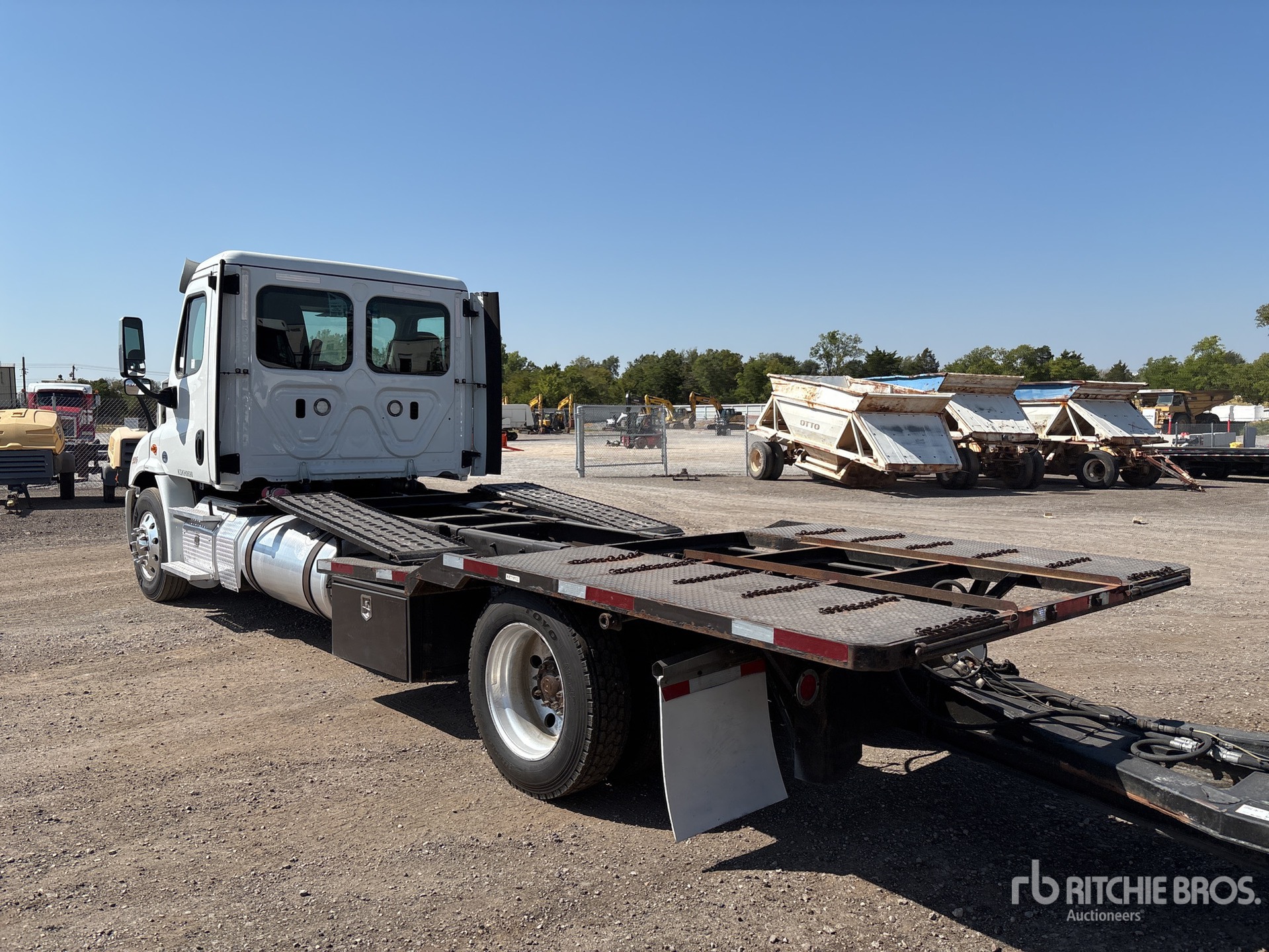 2019 Freightliner CASCADIA 113