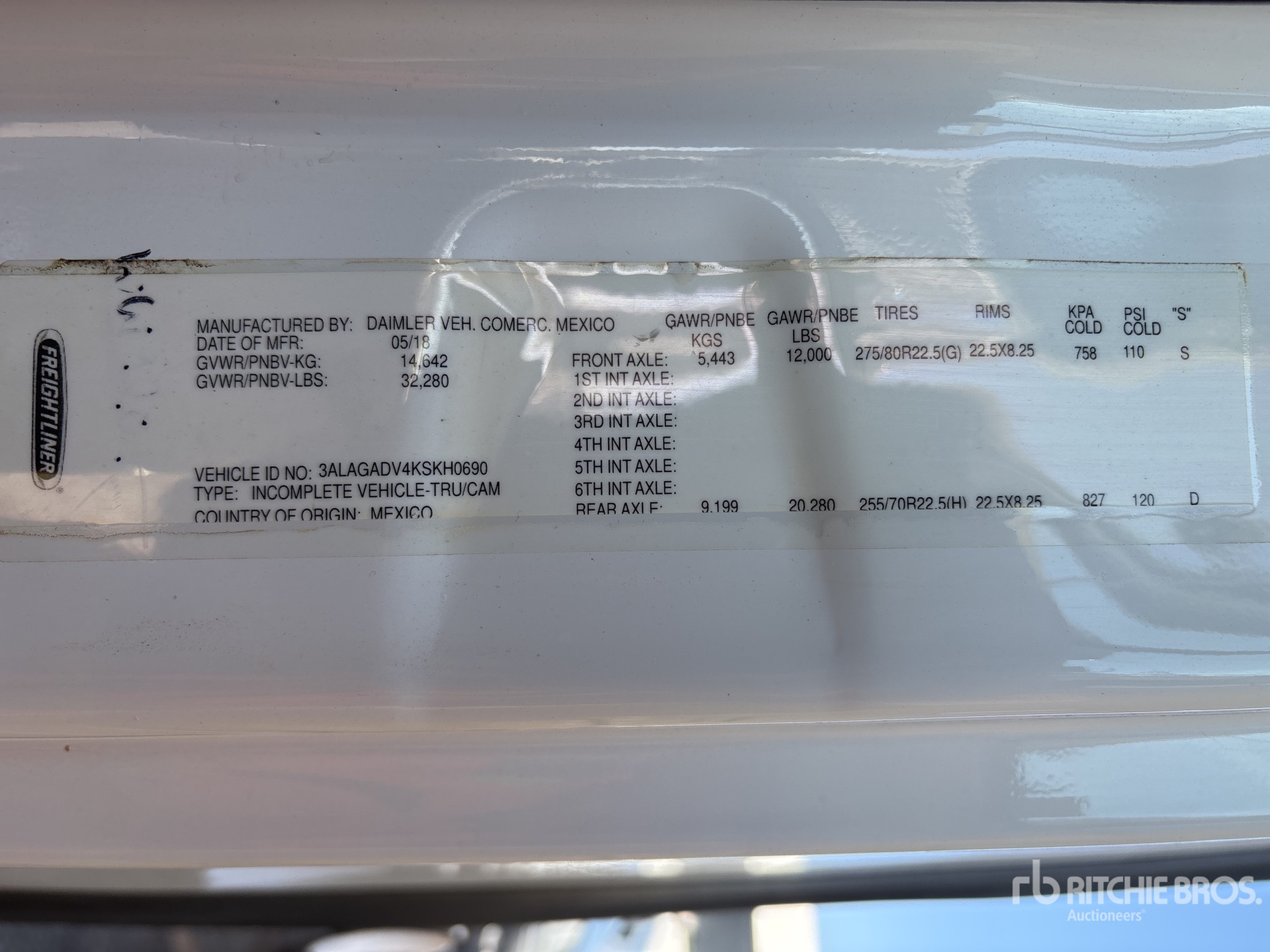 2019 Freightliner CASCADIA 113