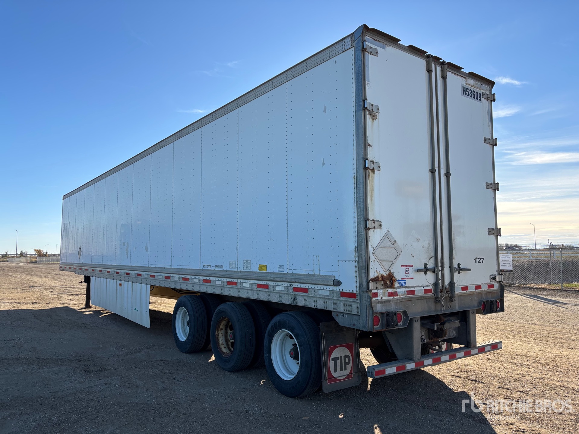2012 Vanguard 53 FT X 102 IN TRI/A HEATED