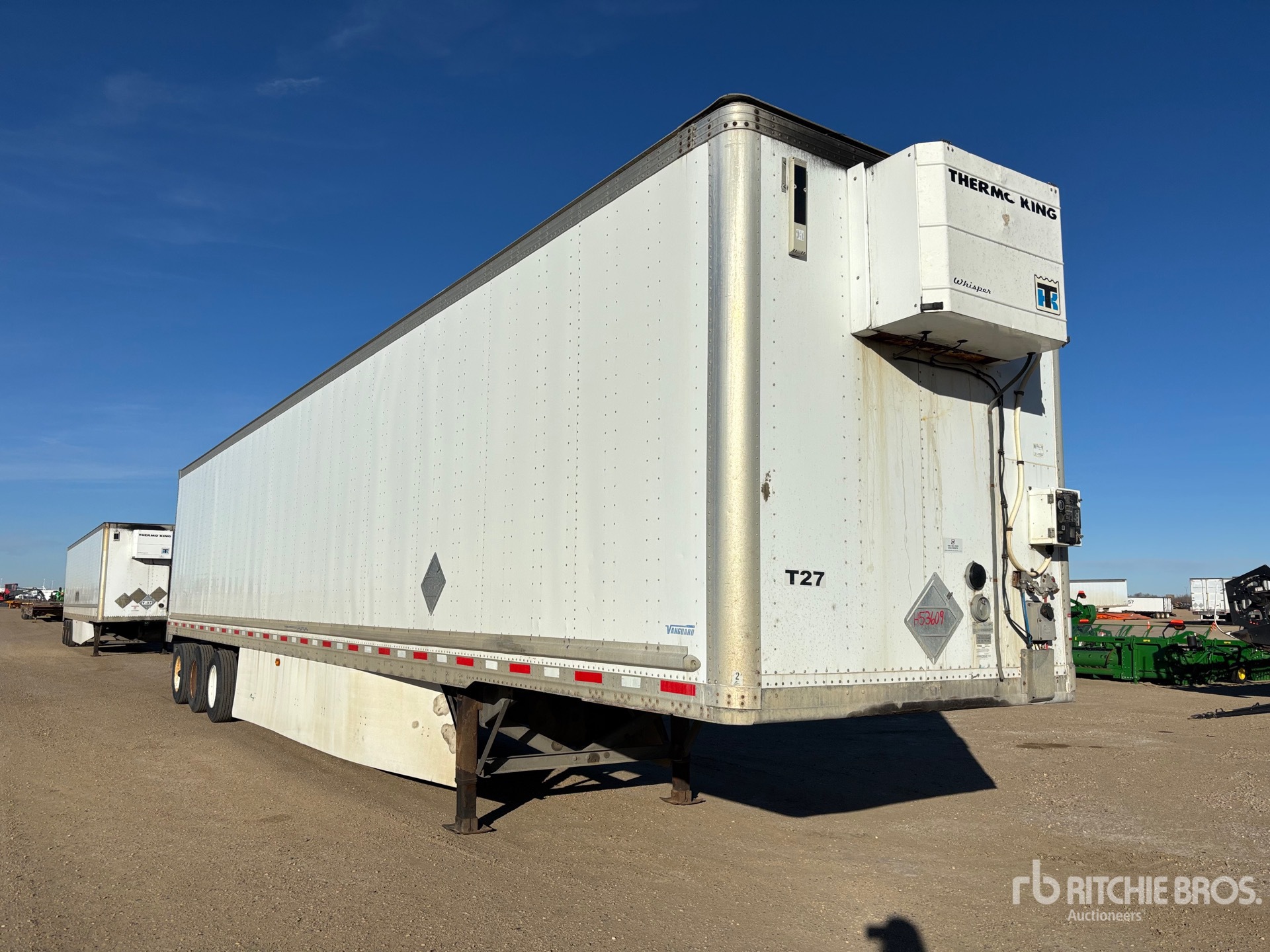2012 Vanguard 53 FT X 102 IN TRI/A HEATED