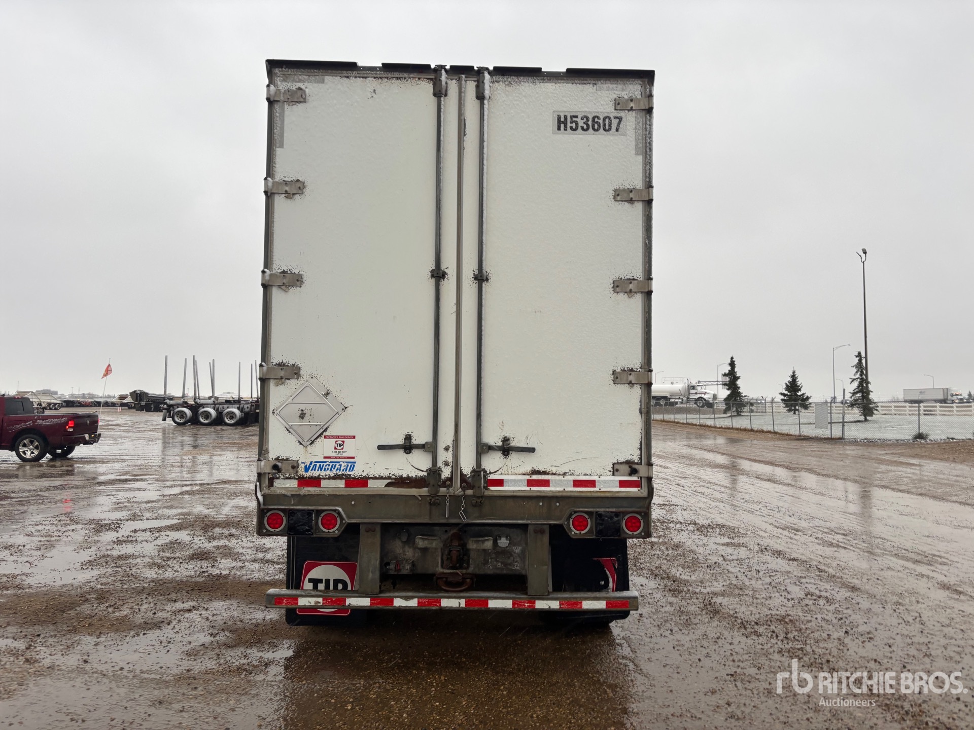 2012 Vanguard 53 FT X 102 IN TRI/A HEATED