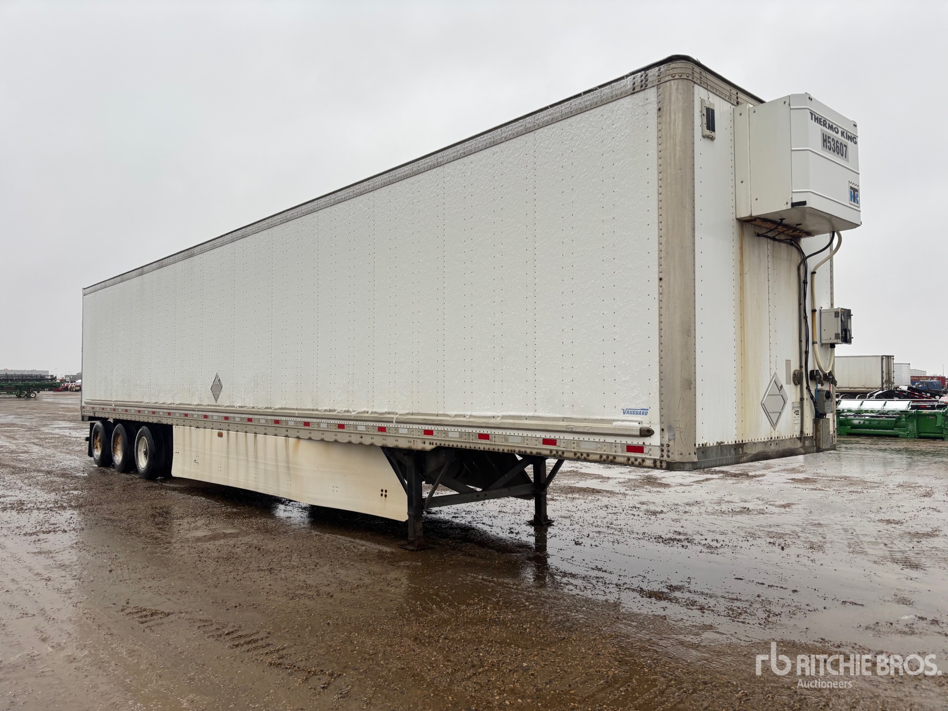 2012 Vanguard 53 FT X 102 IN TRI/A HEATED