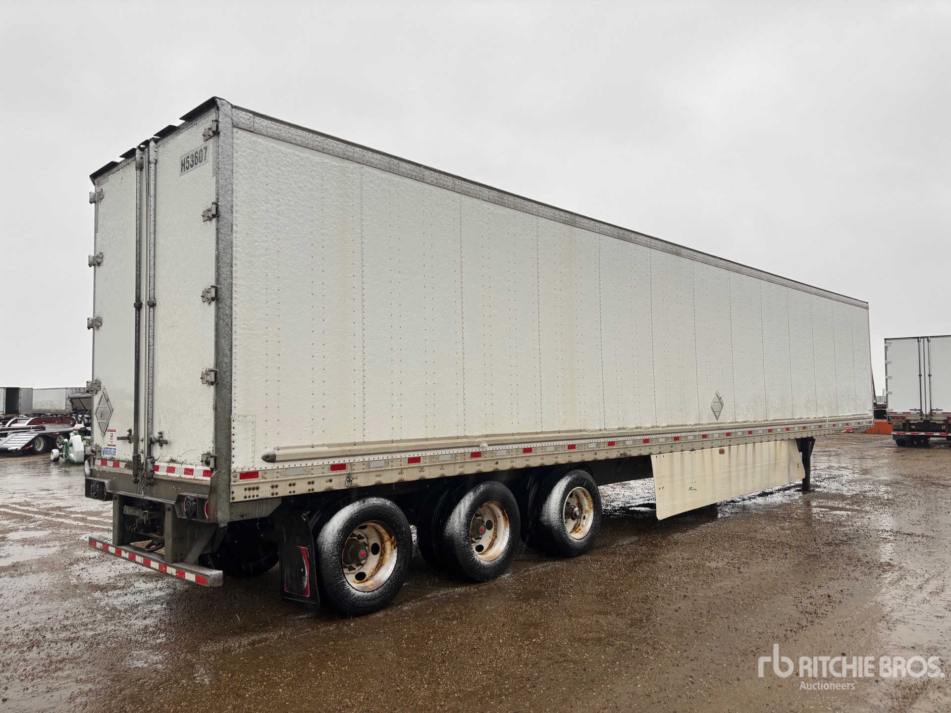 2012 Vanguard 53 FT X 102 IN TRI/A HEATED