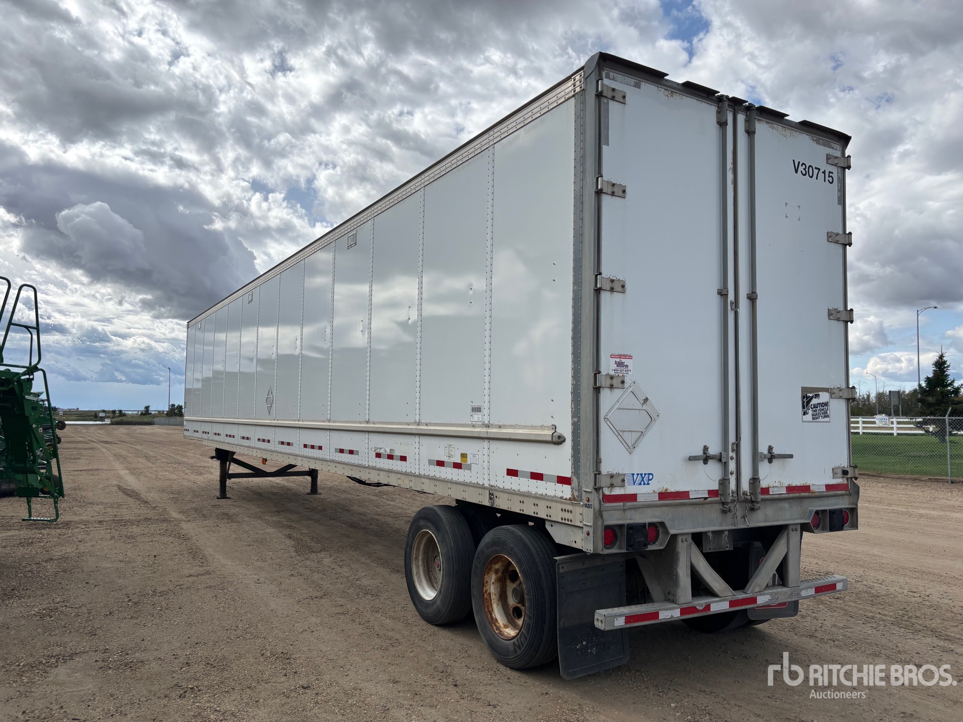 2013 Vanguard 53 ft x 102 in T/A