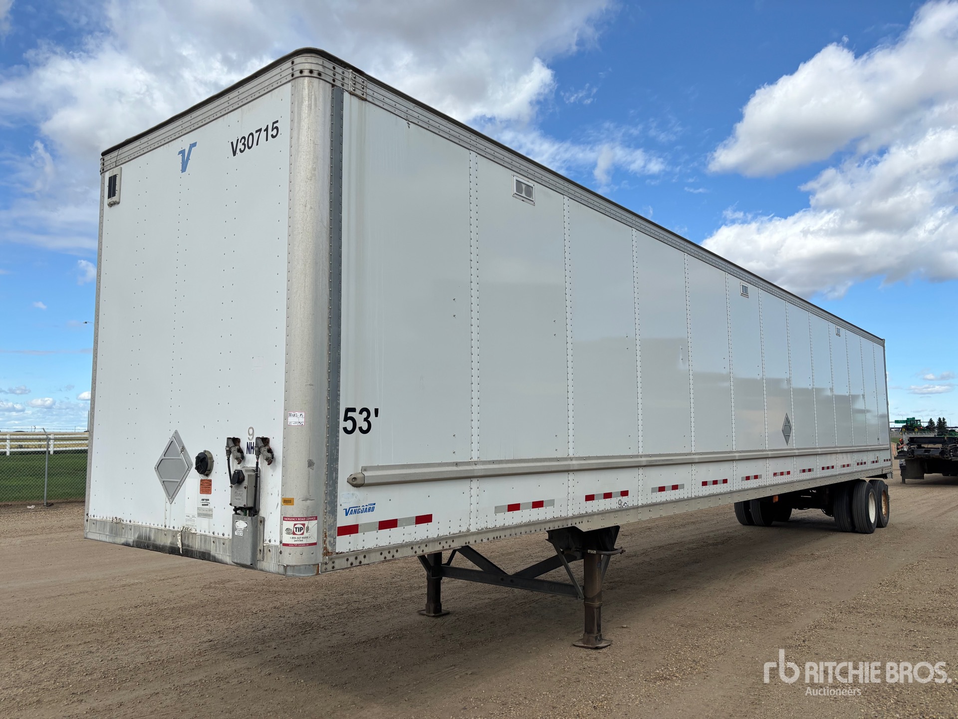 2013 Vanguard 53 ft x 102 in T/A