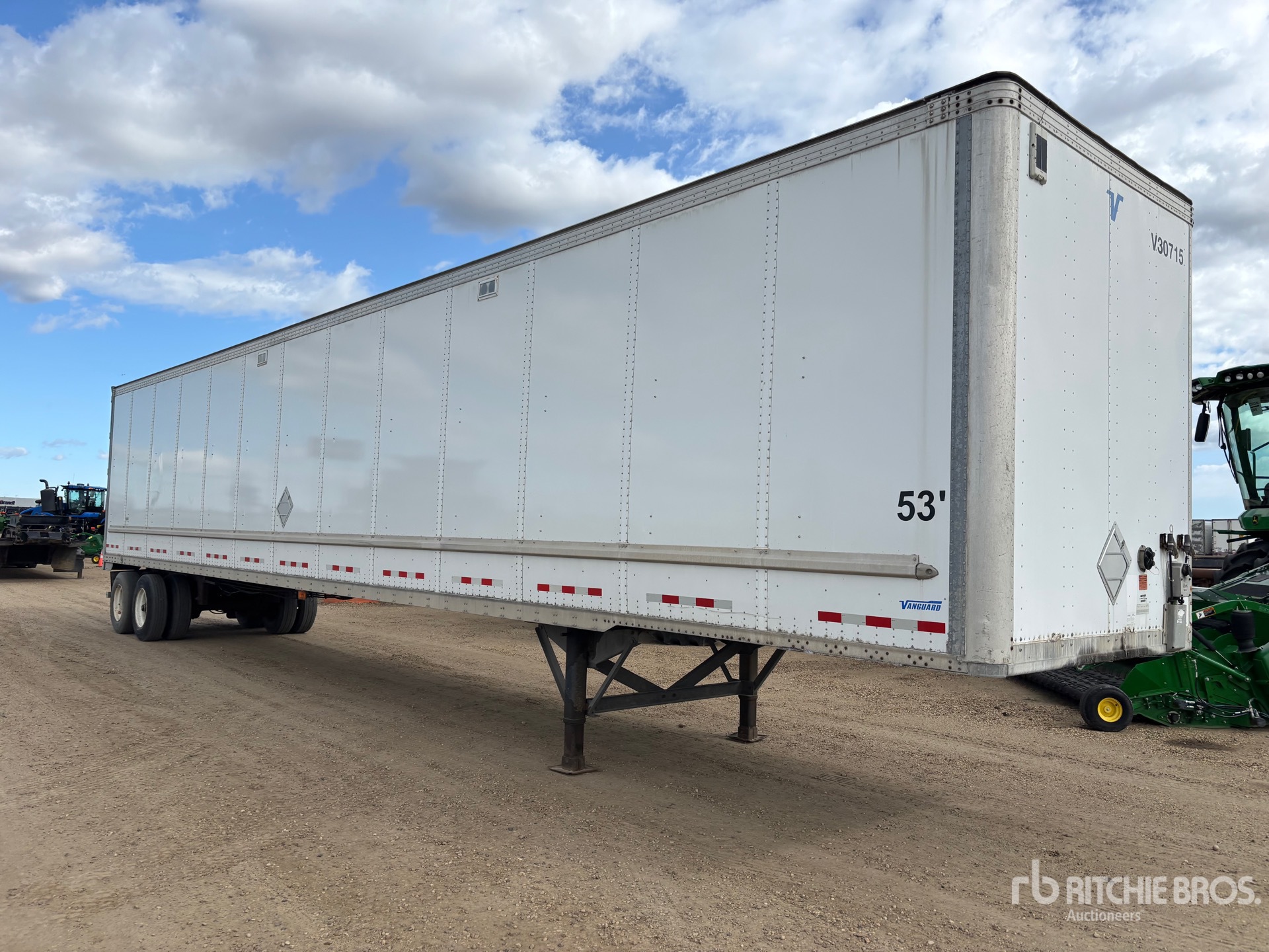 2013 Vanguard 53 ft x 102 in T/A