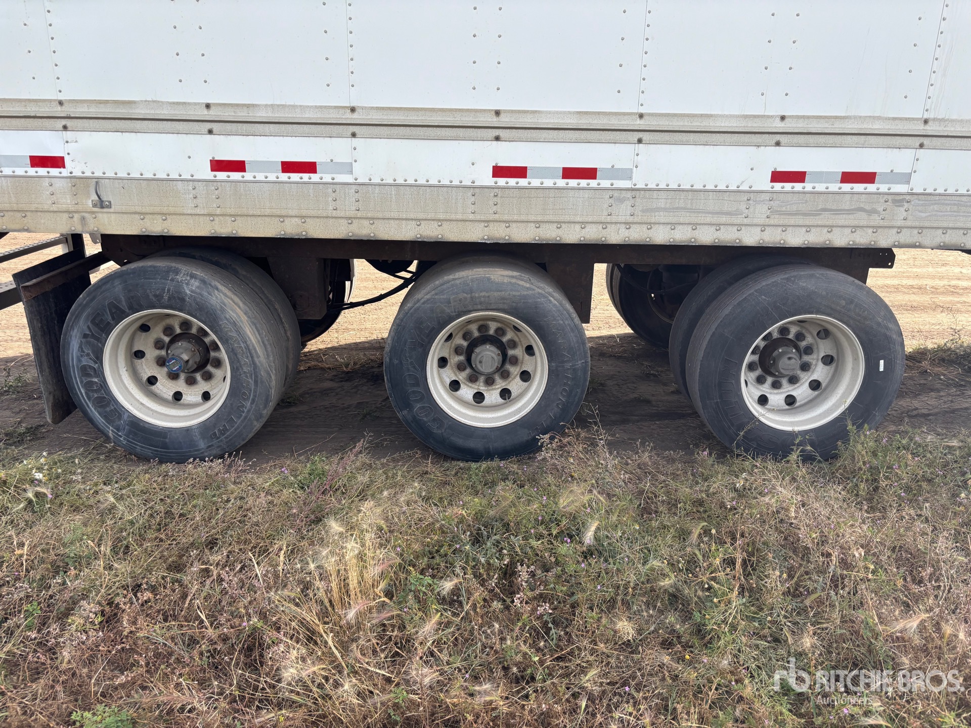 2012 Great Dane 53 FT X 102 IN TRI/A HEATED