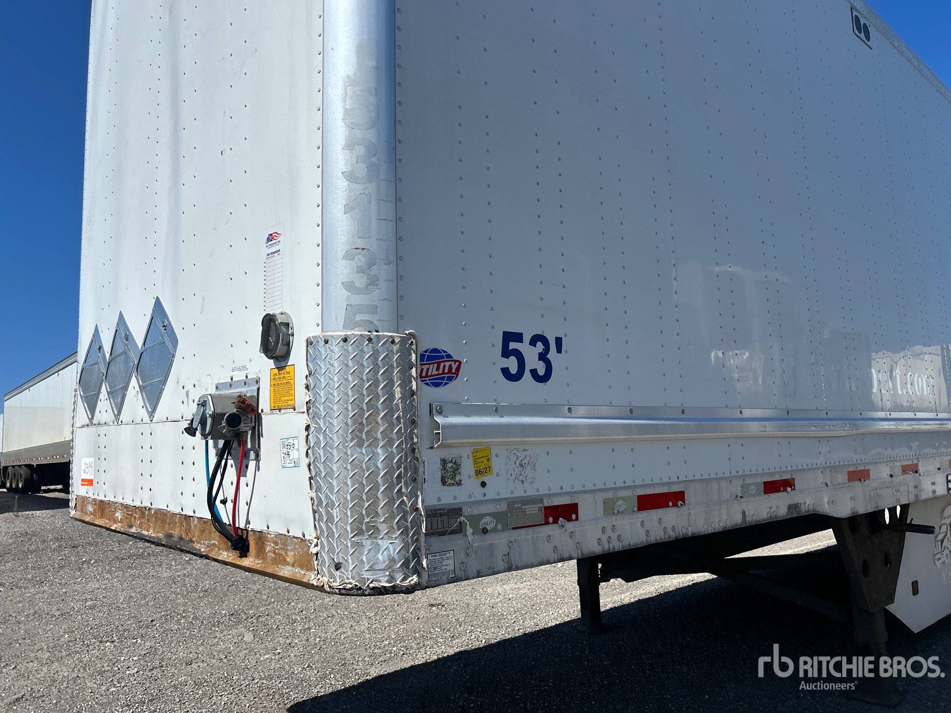 2013 Utility 53 ft x 102 in T/A