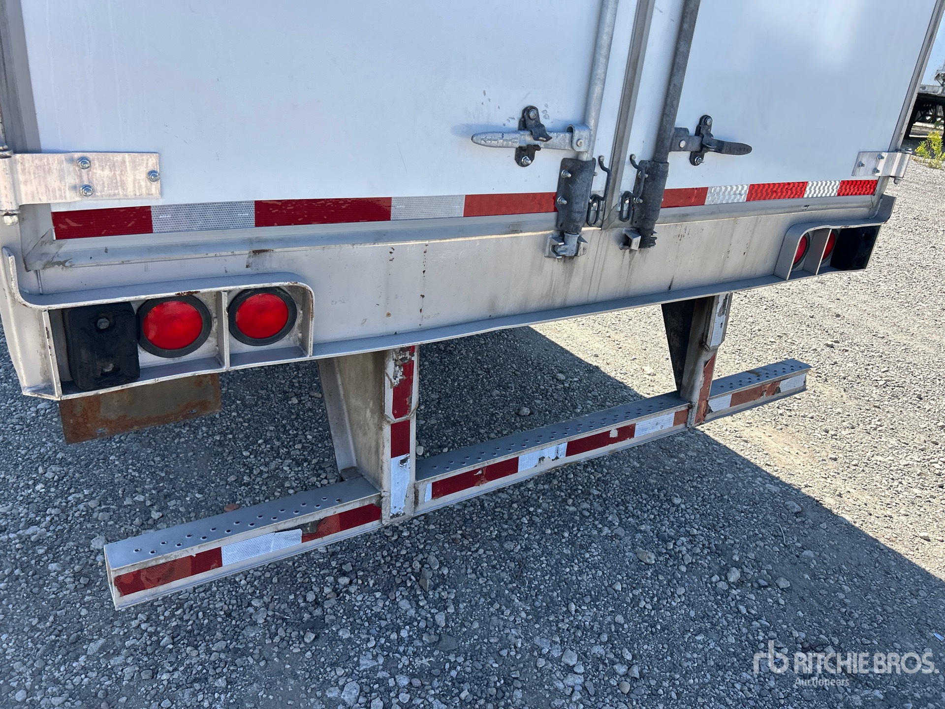 2013 Utility 53 ft x 102 in T/A
