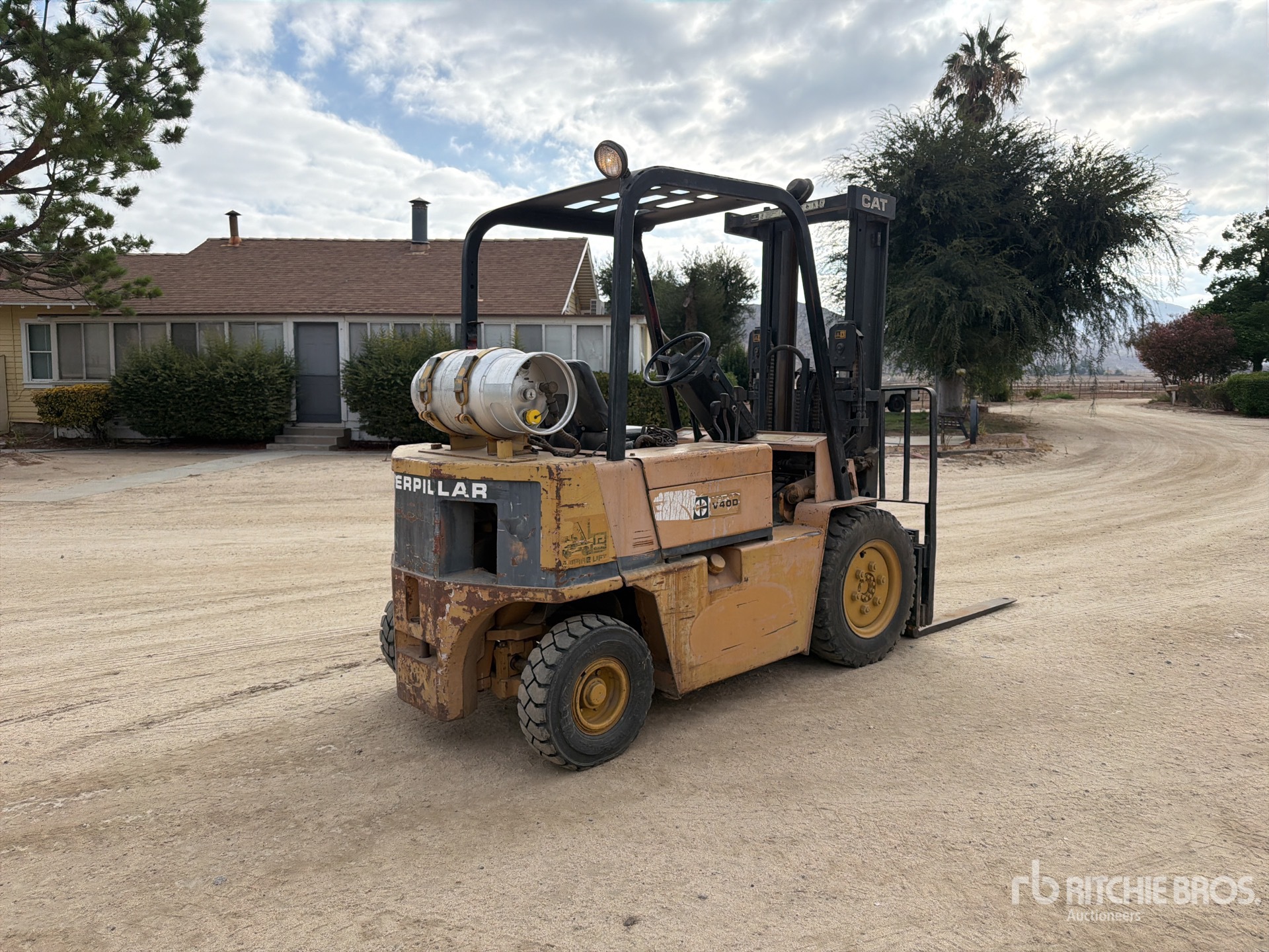 Caterpillar V40D