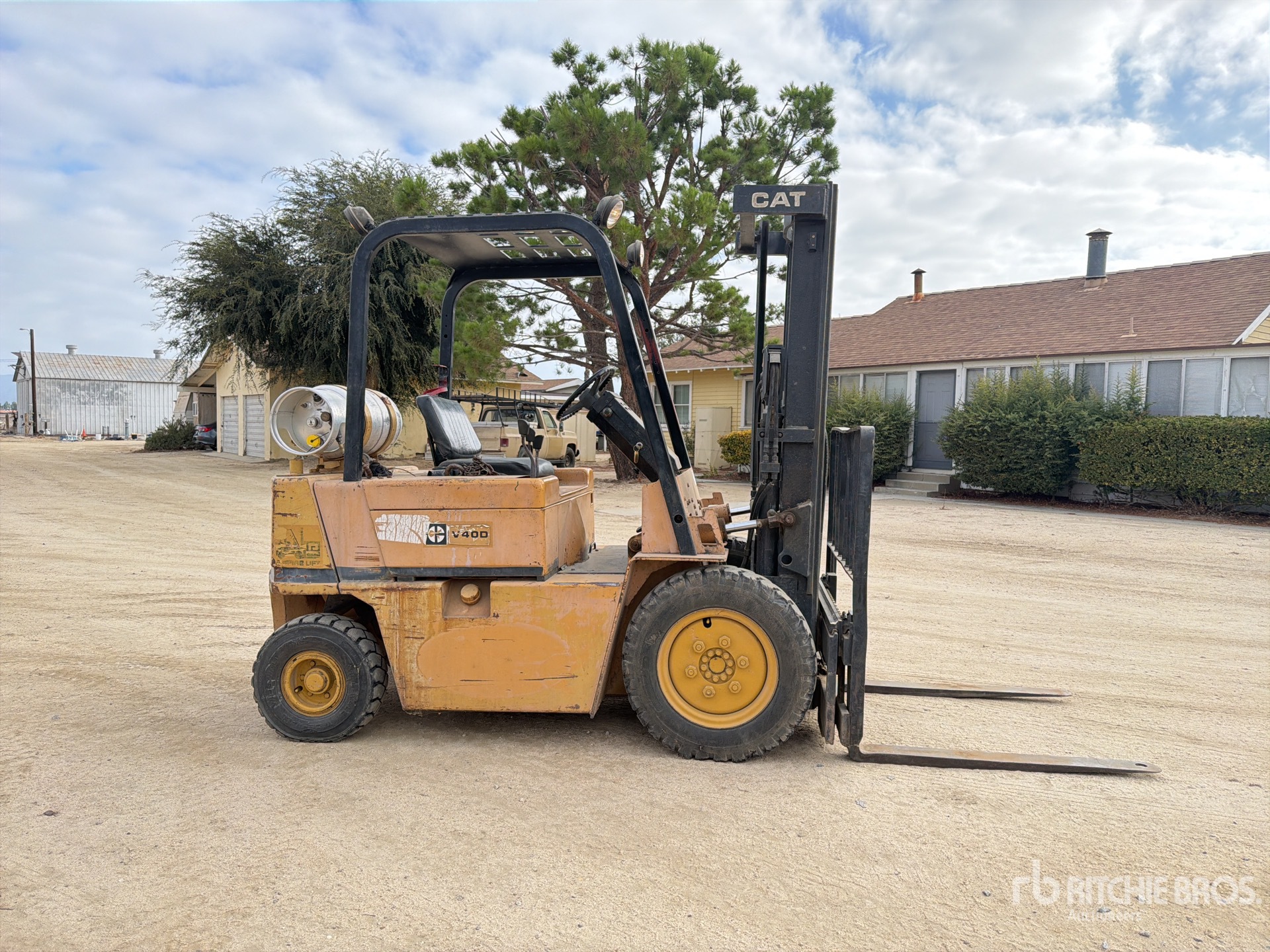 Caterpillar V40D