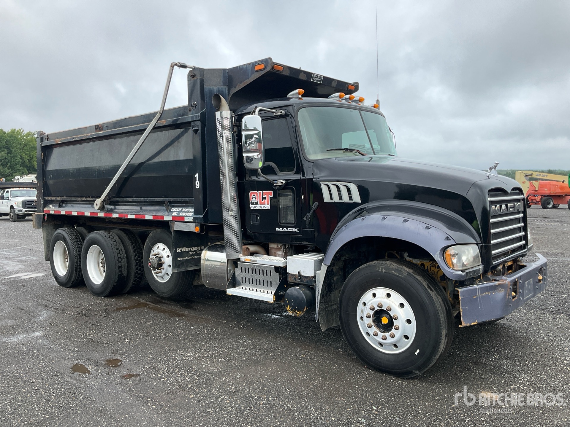 2015 Mack GU713 GRANITE