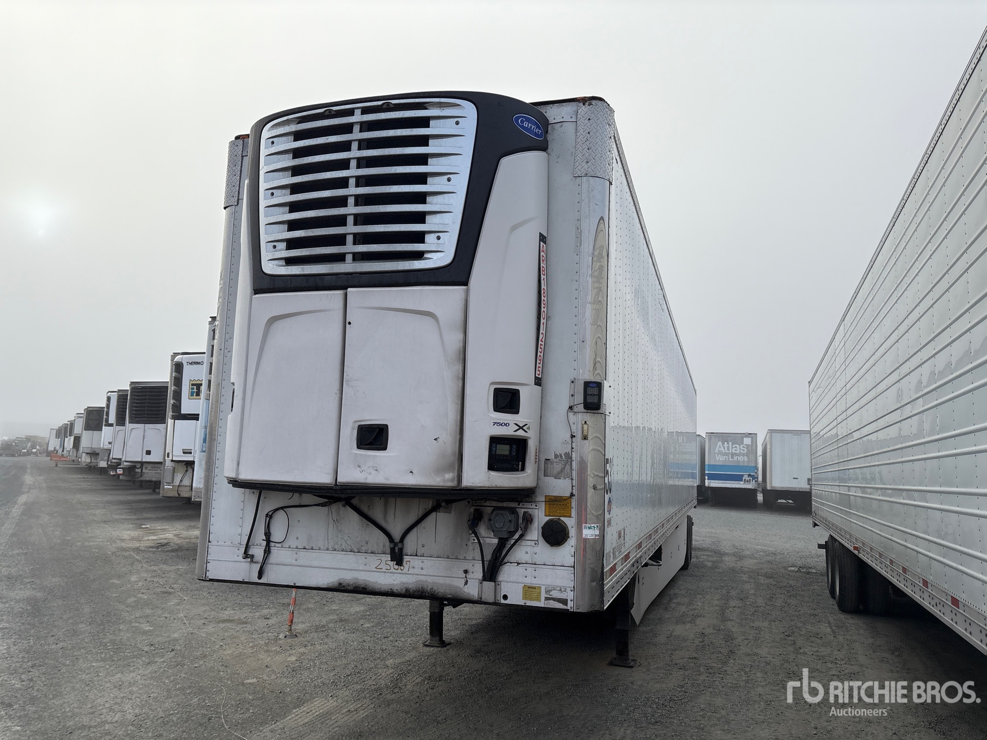 Photo of 2013 Utility 53 ft T/A Curtain Side Multi -Temp