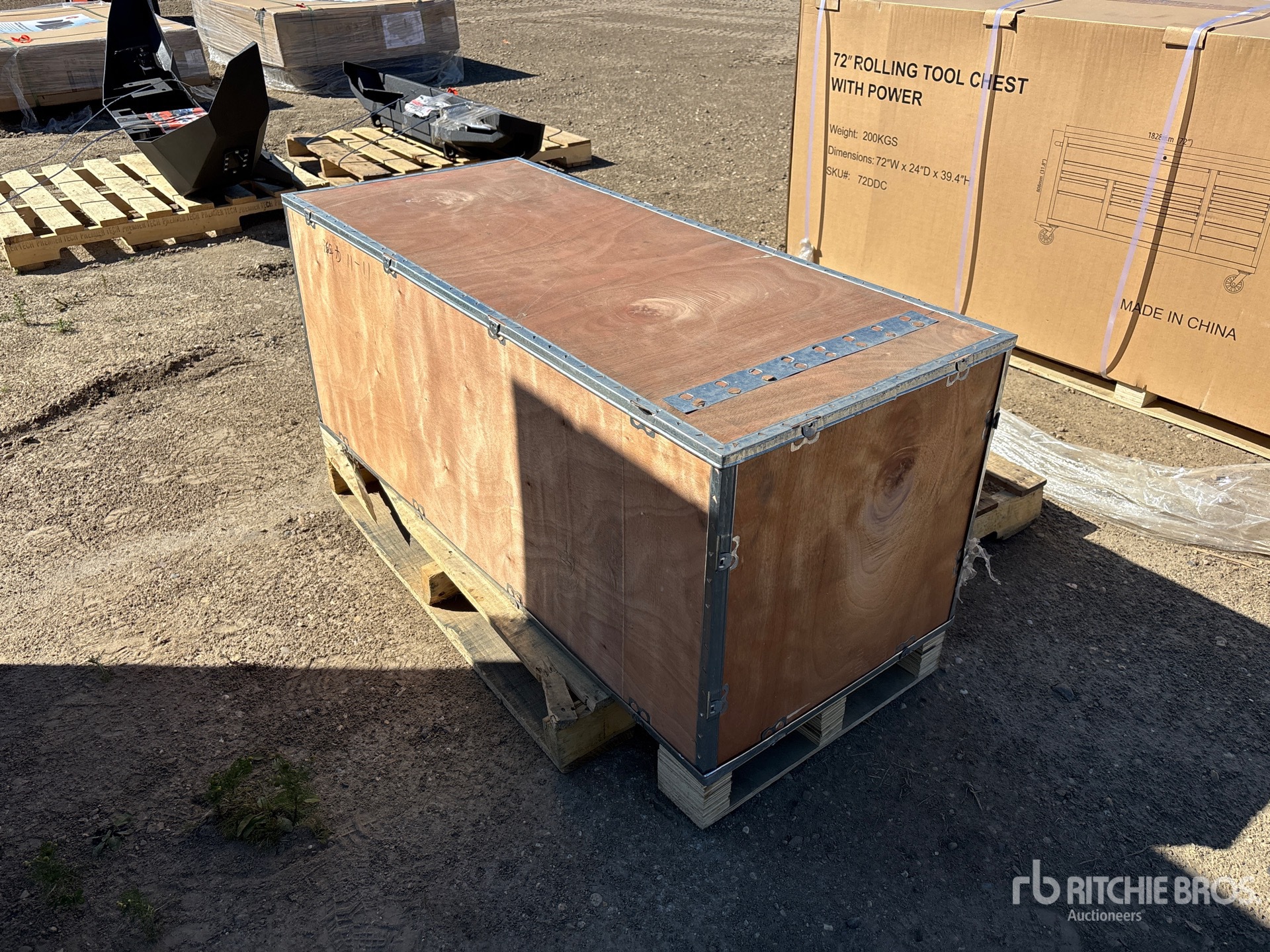 General Appearance with Picture, Right Rear Corner