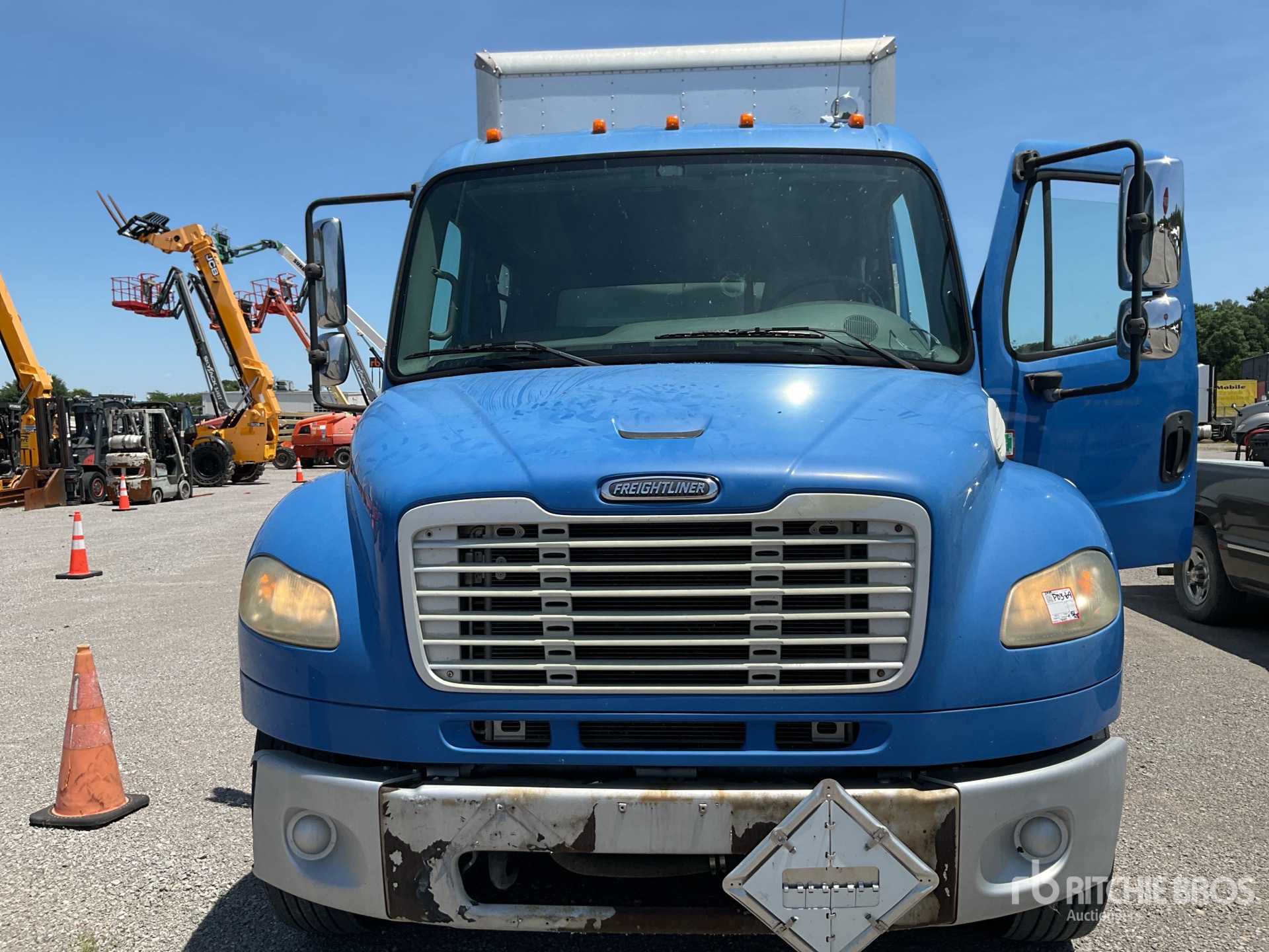 2005 Freightliner M2 106