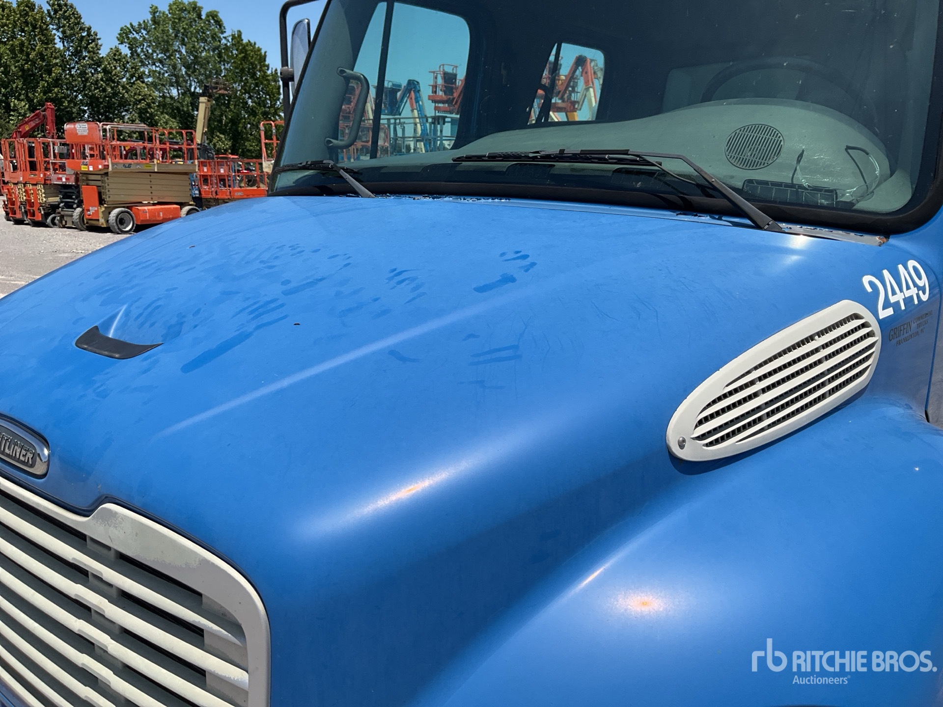 2005 Freightliner M2 106