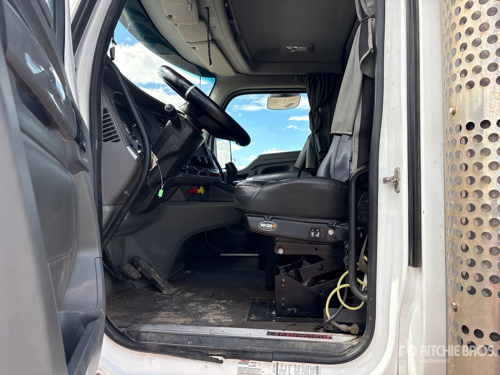 2017 Kenworth T880