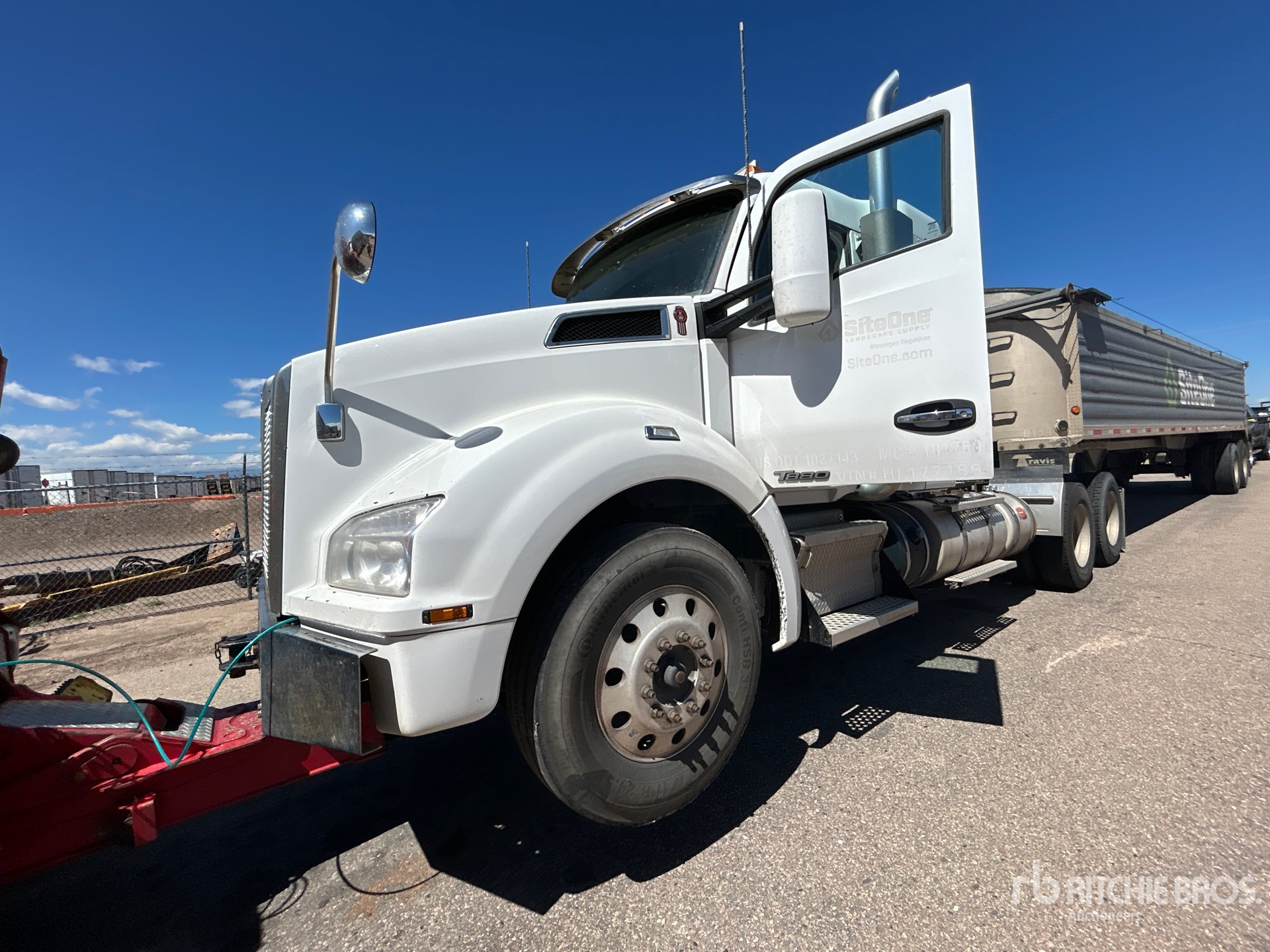 2017 Kenworth T880