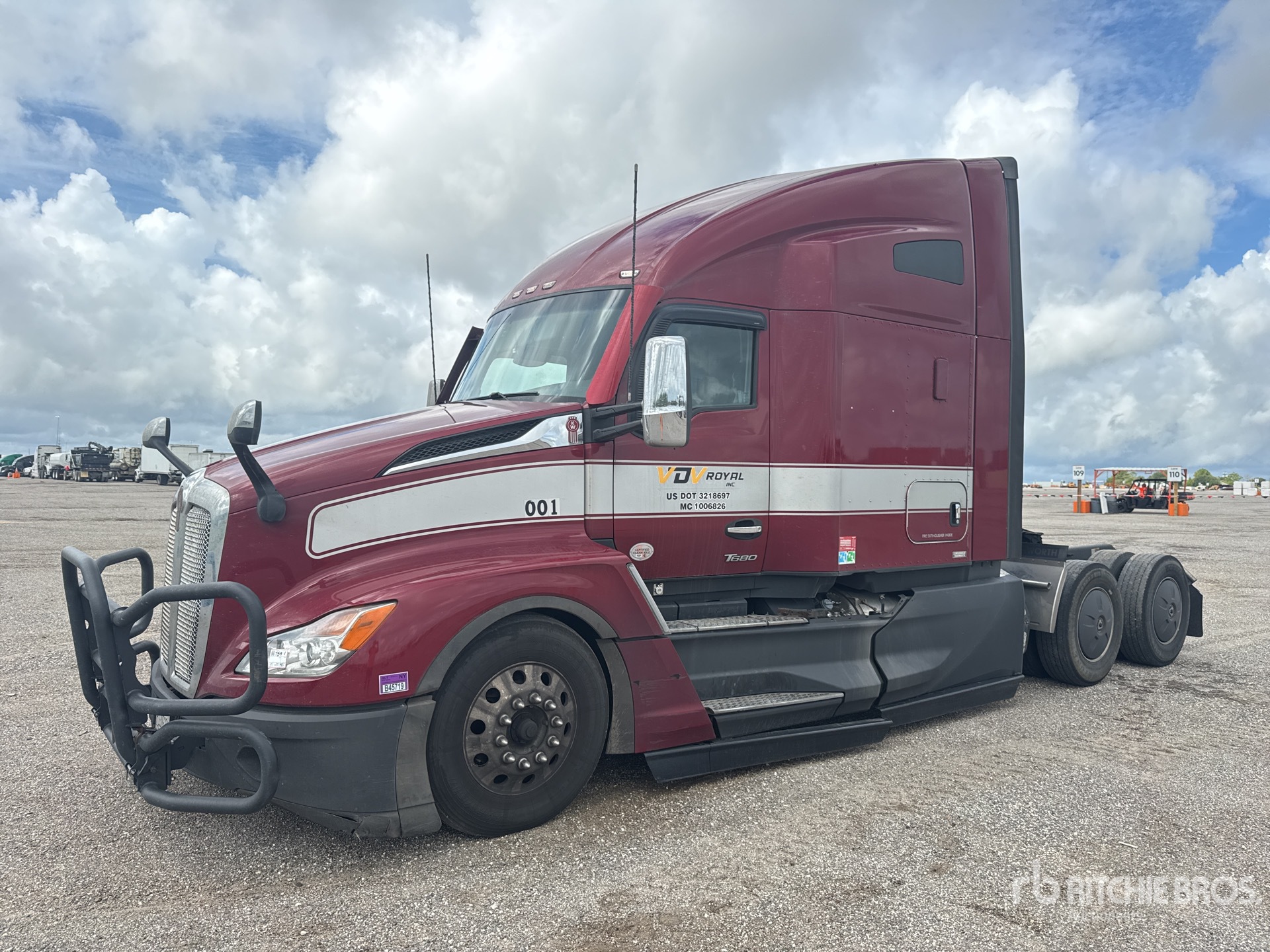 Photo of 2023 Kenworth T680