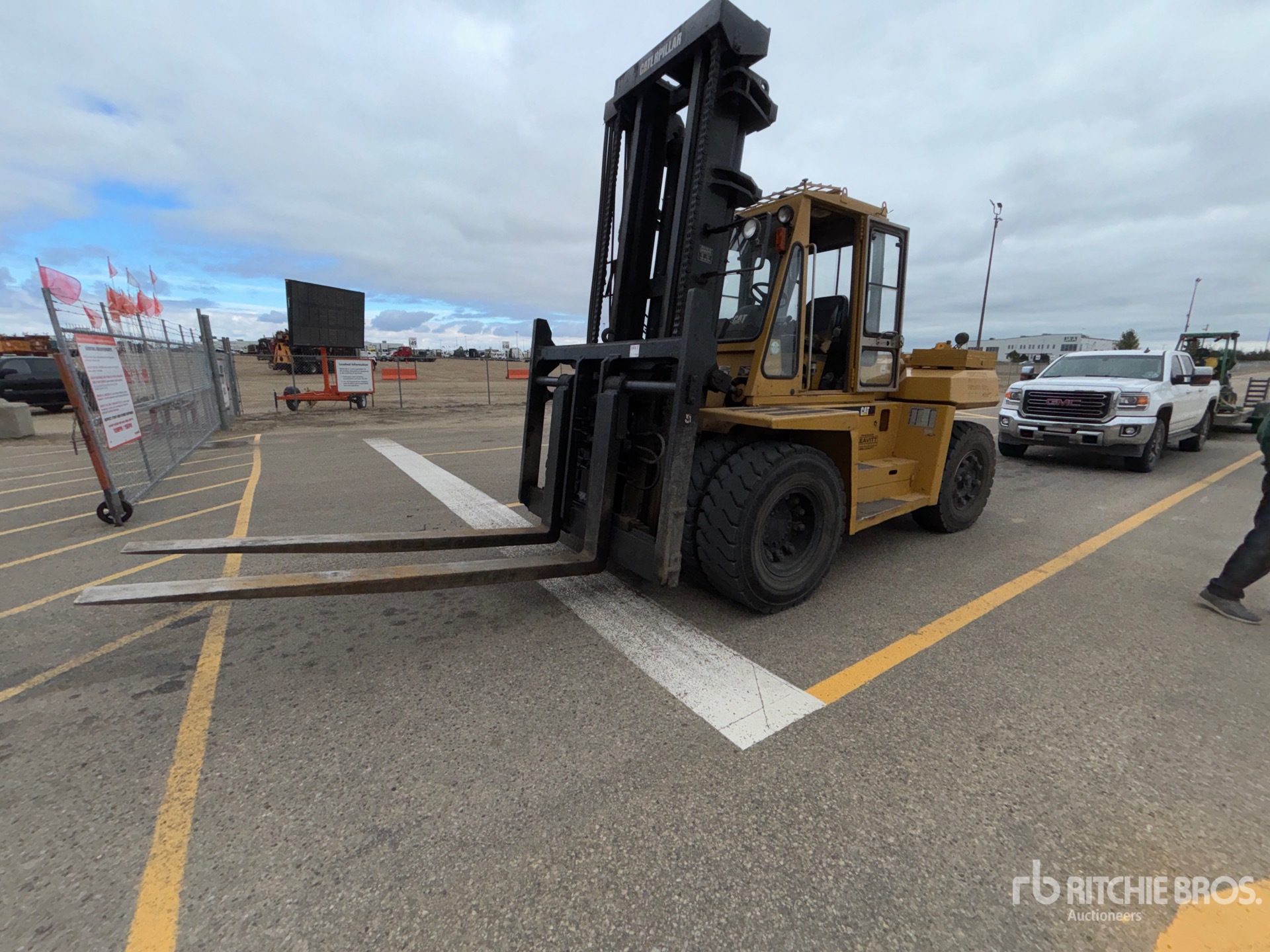 2001 Caterpillar DP135