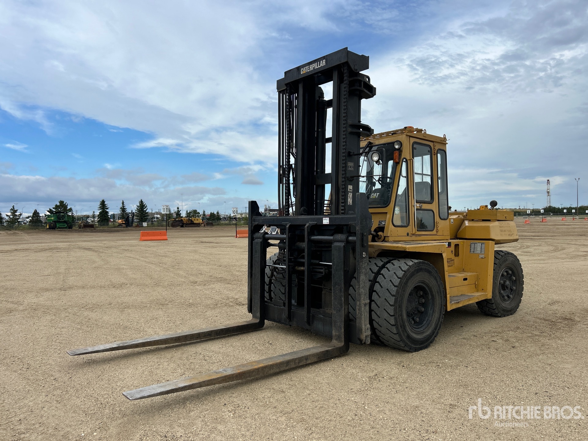 Photo of 2001 Caterpillar DP135