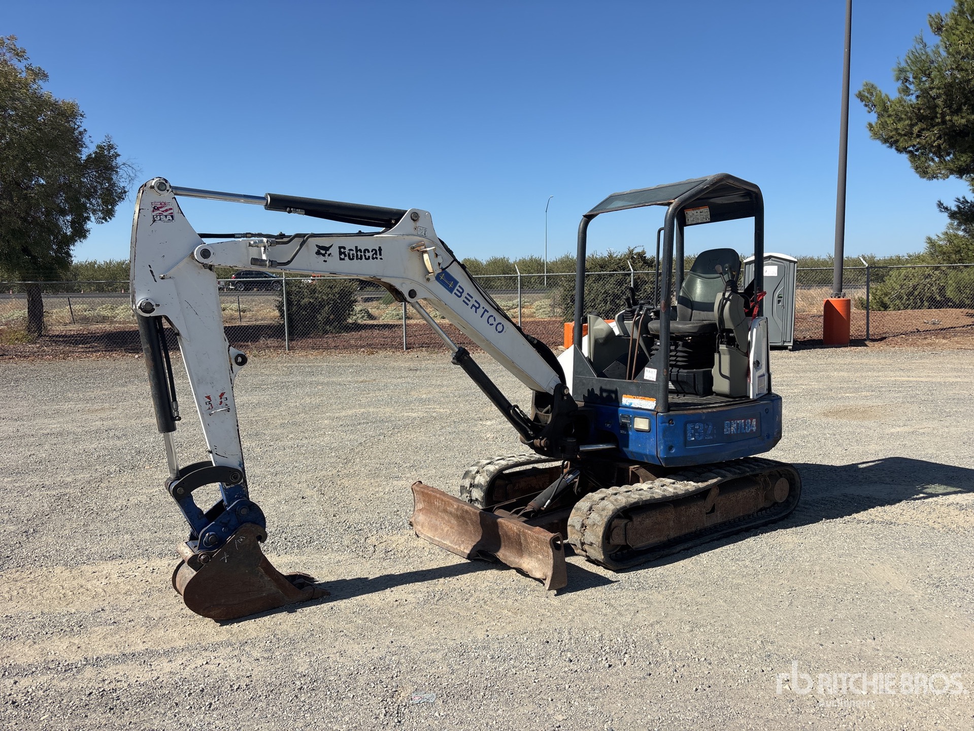 2017 Bobcat E32