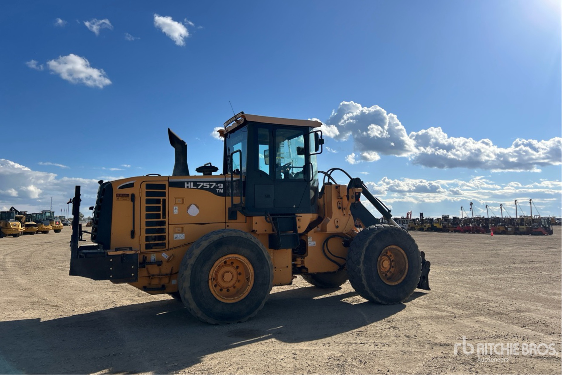 2013 Hyundai HL757TM9