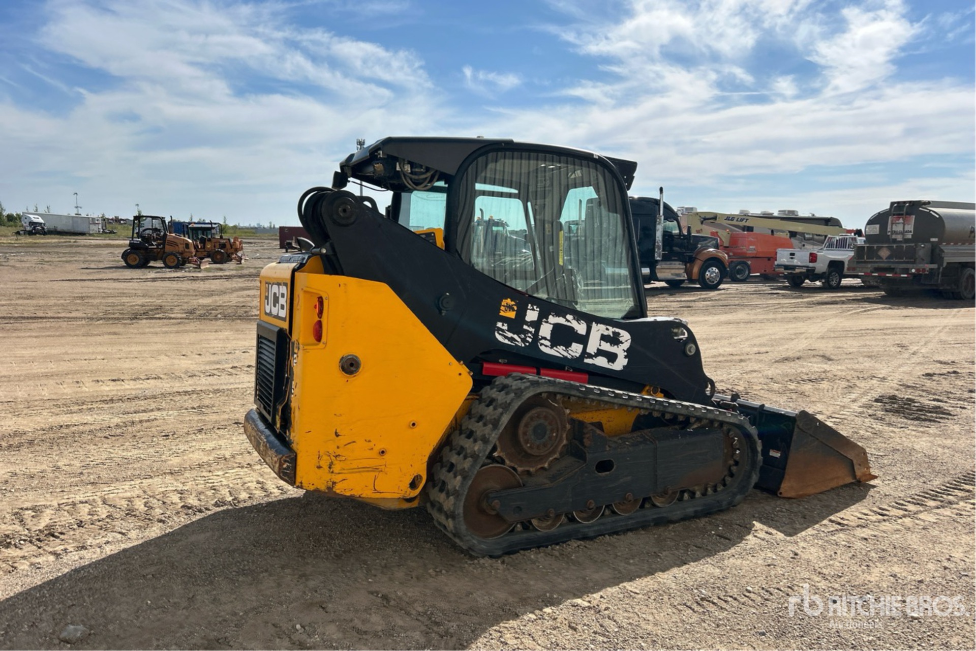 2022 JCB 215T