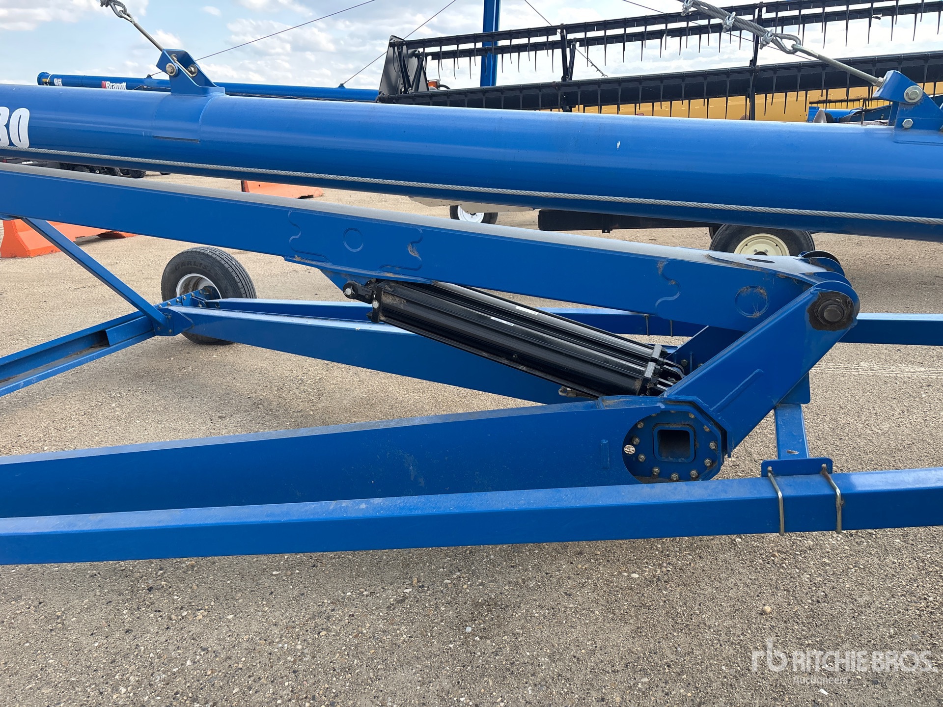 2017 Brandt 1380 XL