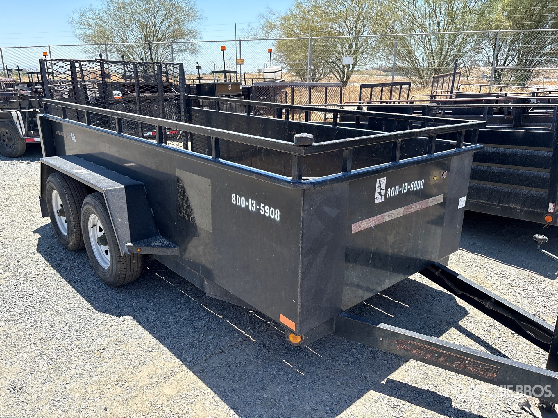 Aspect général with Image, coin avant droit