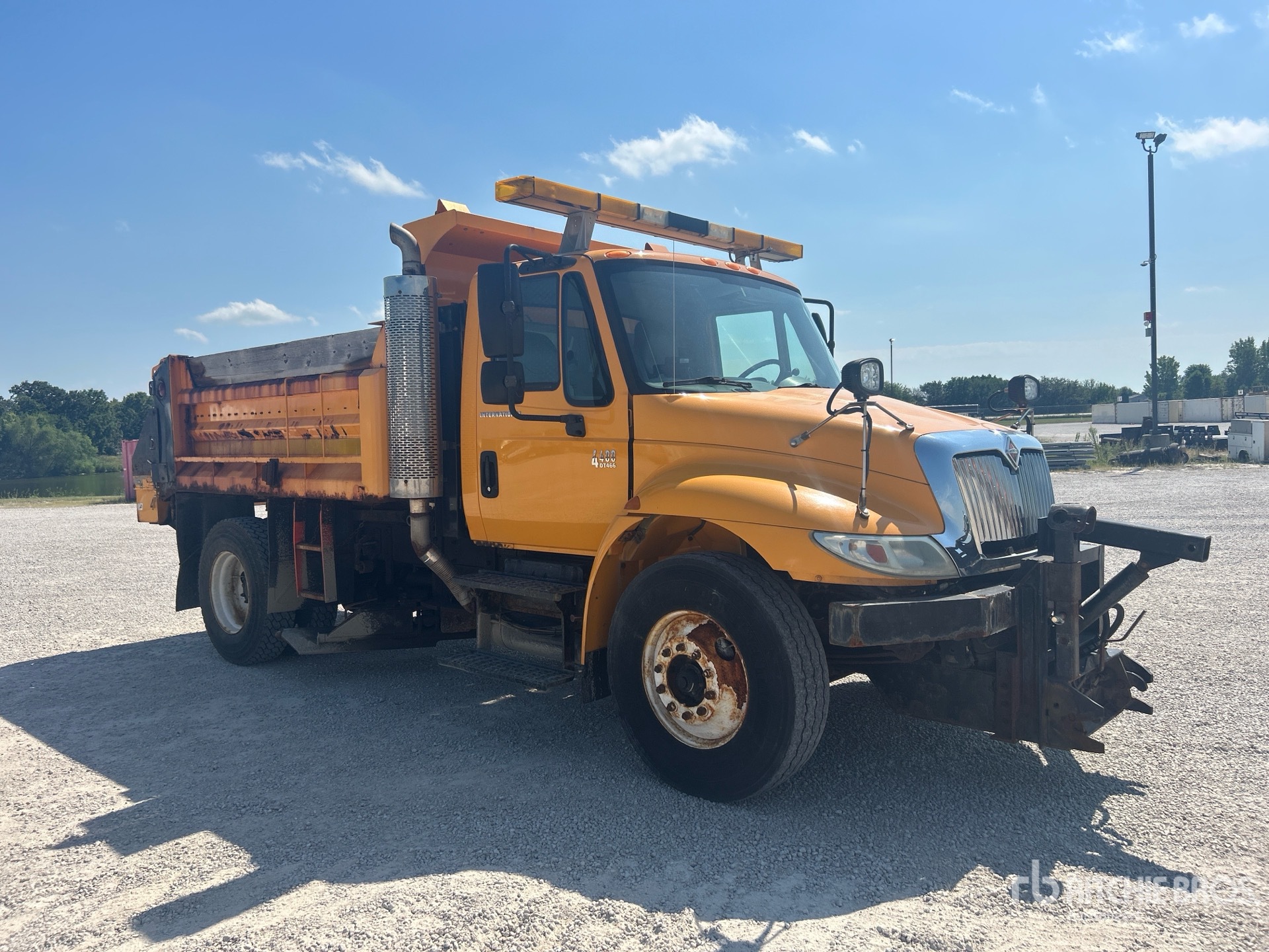 2003 International 4400
