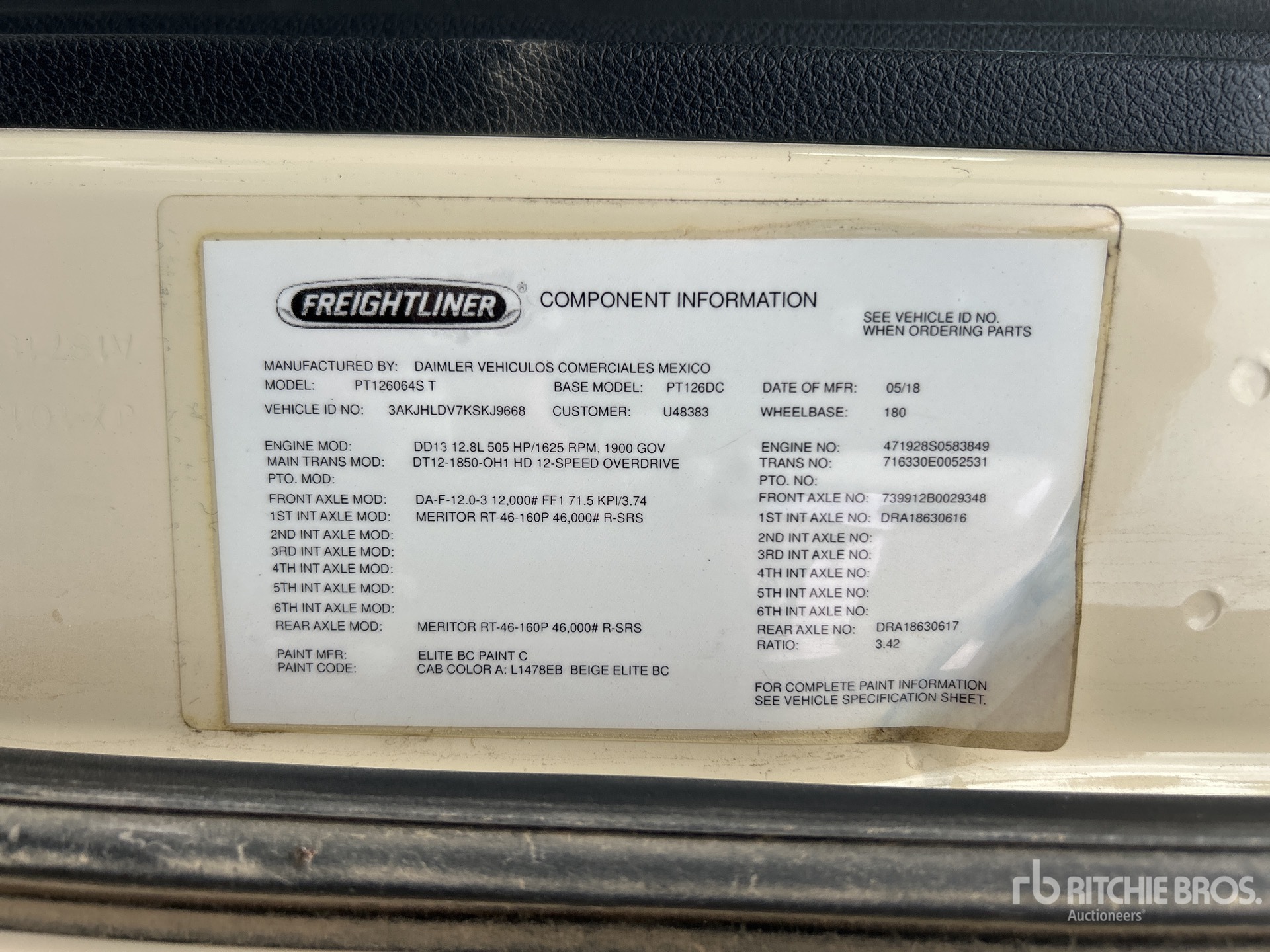 2019 Freightliner CASCADIA 126