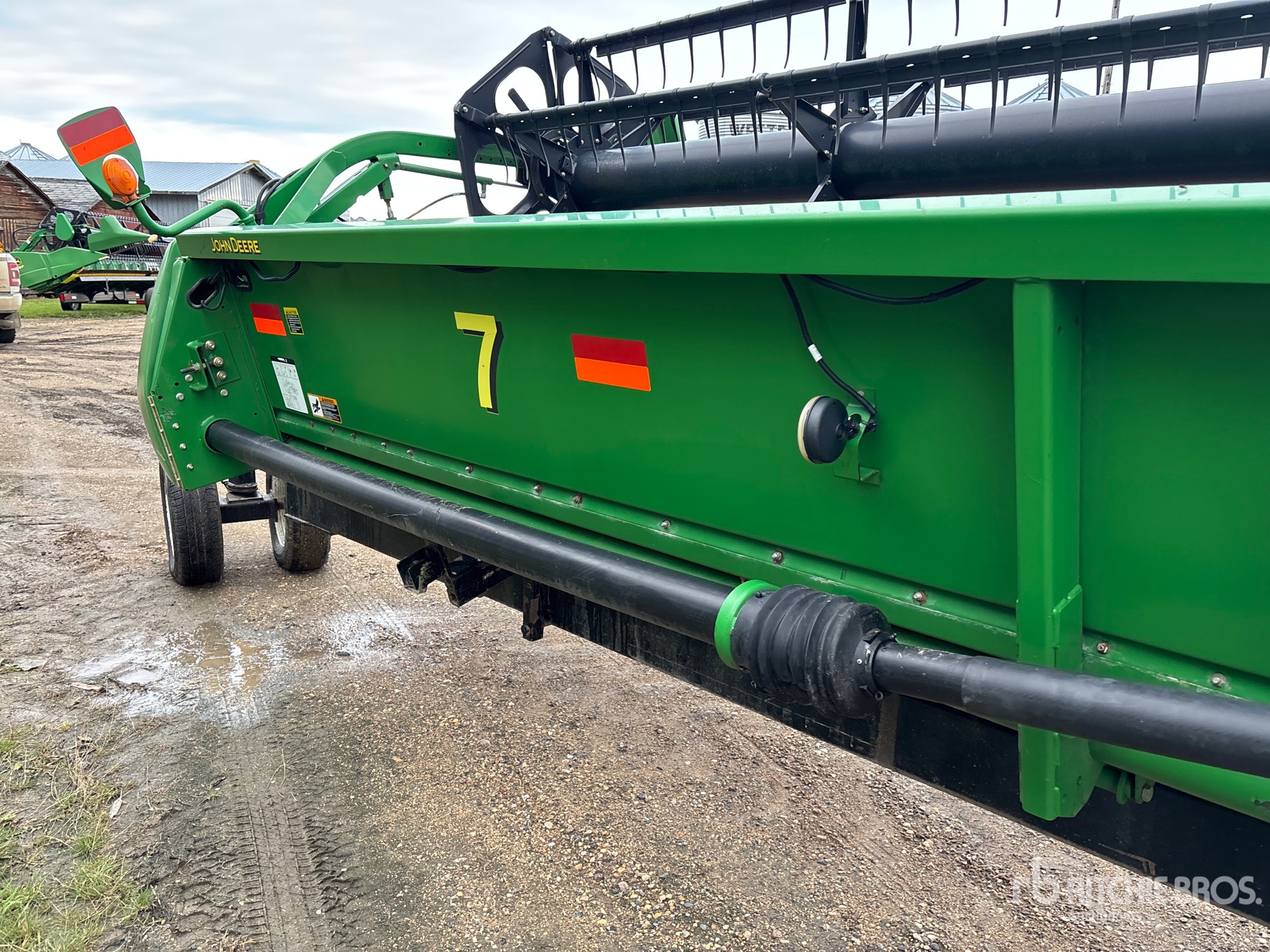 2010 John Deere 635F