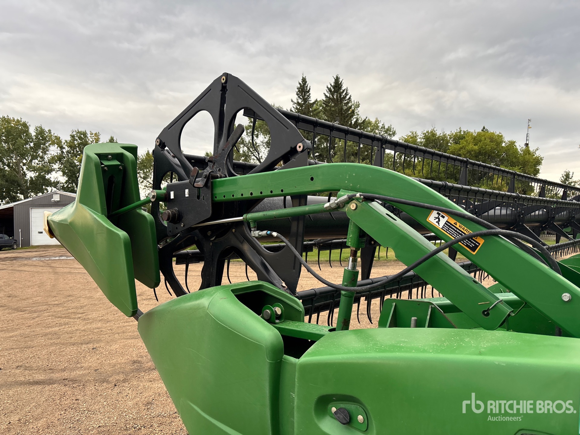 2010 John Deere 635F