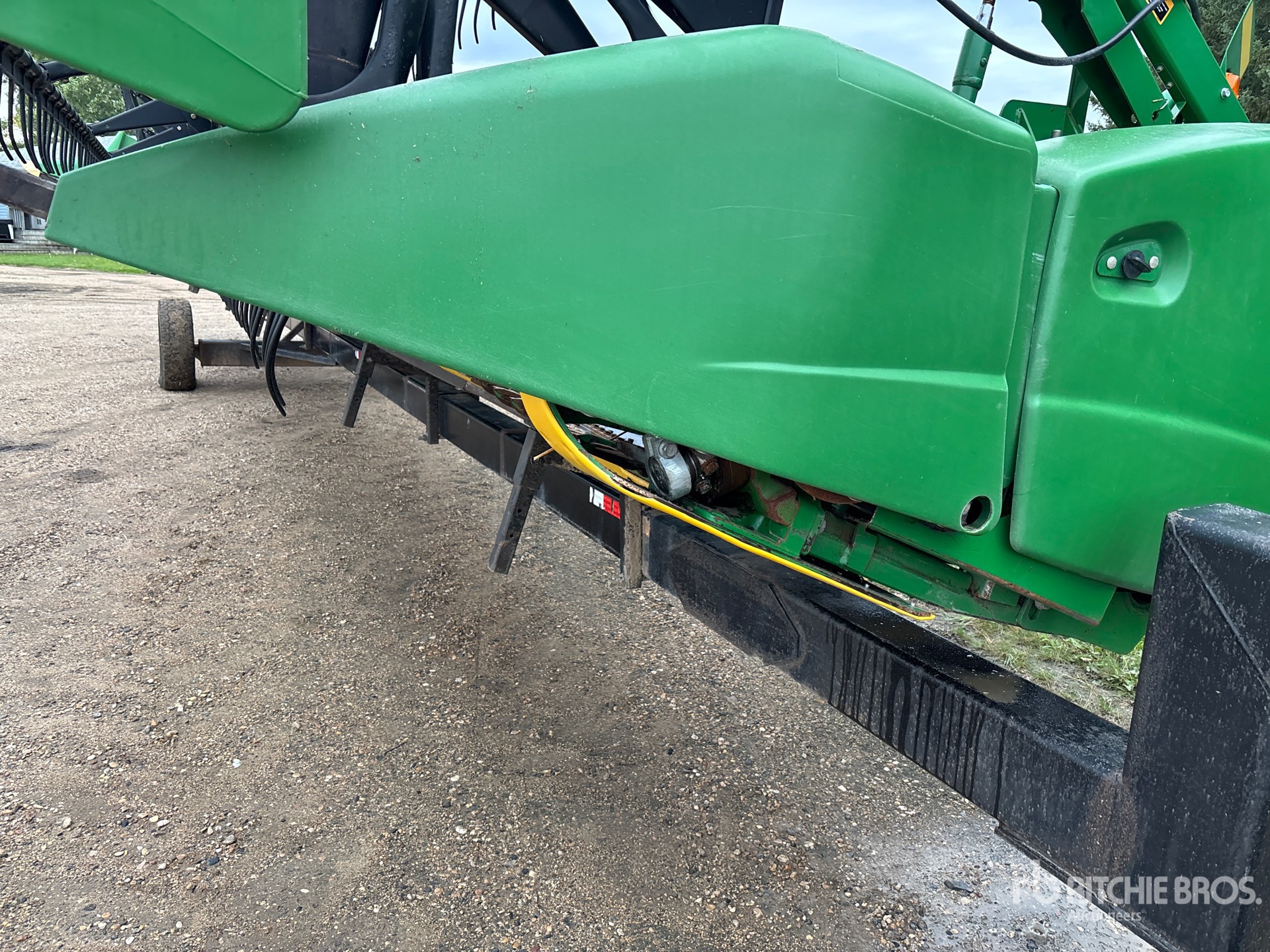 2010 John Deere 635F