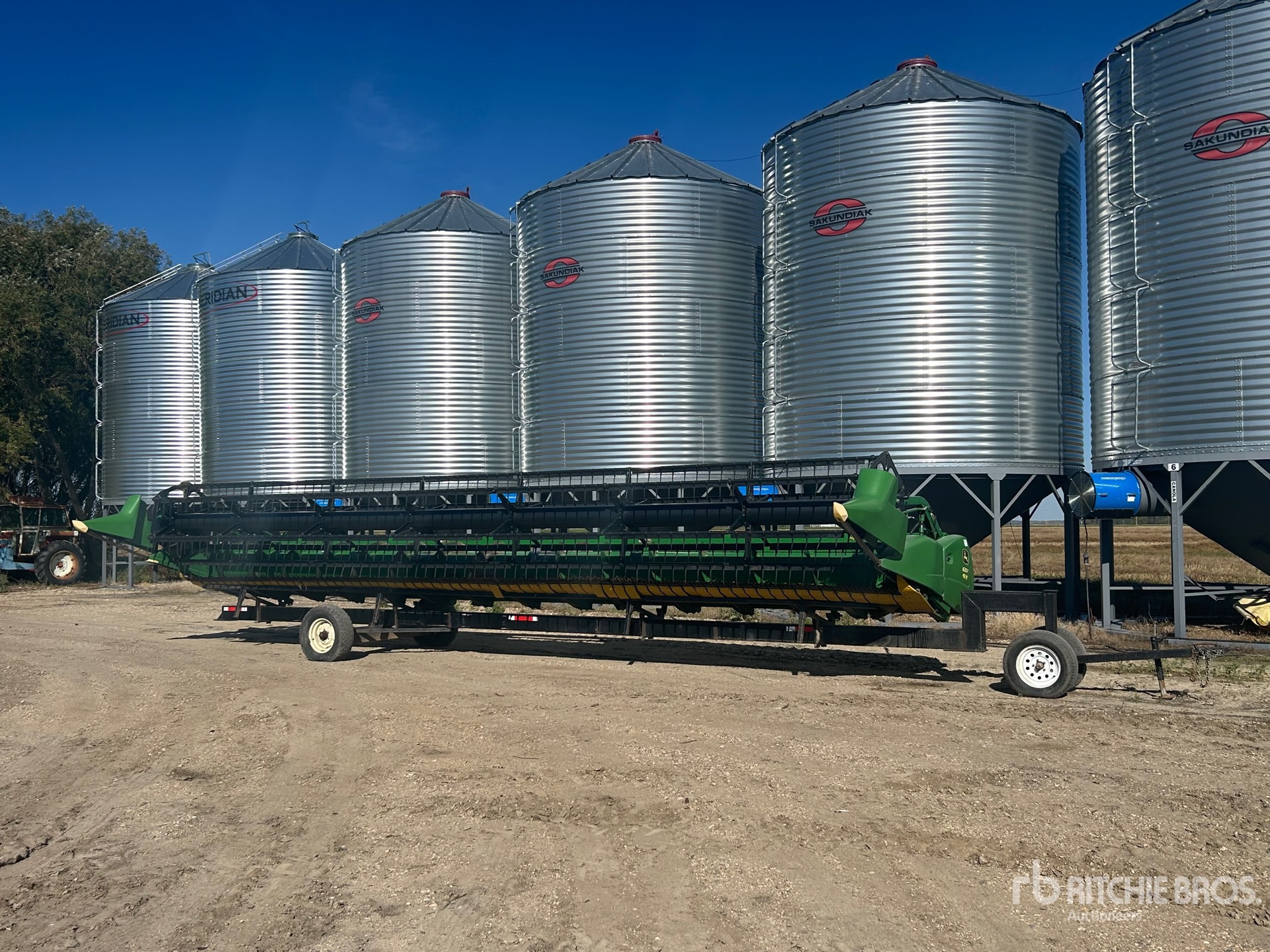 Photo of 2010 John Deere 635F