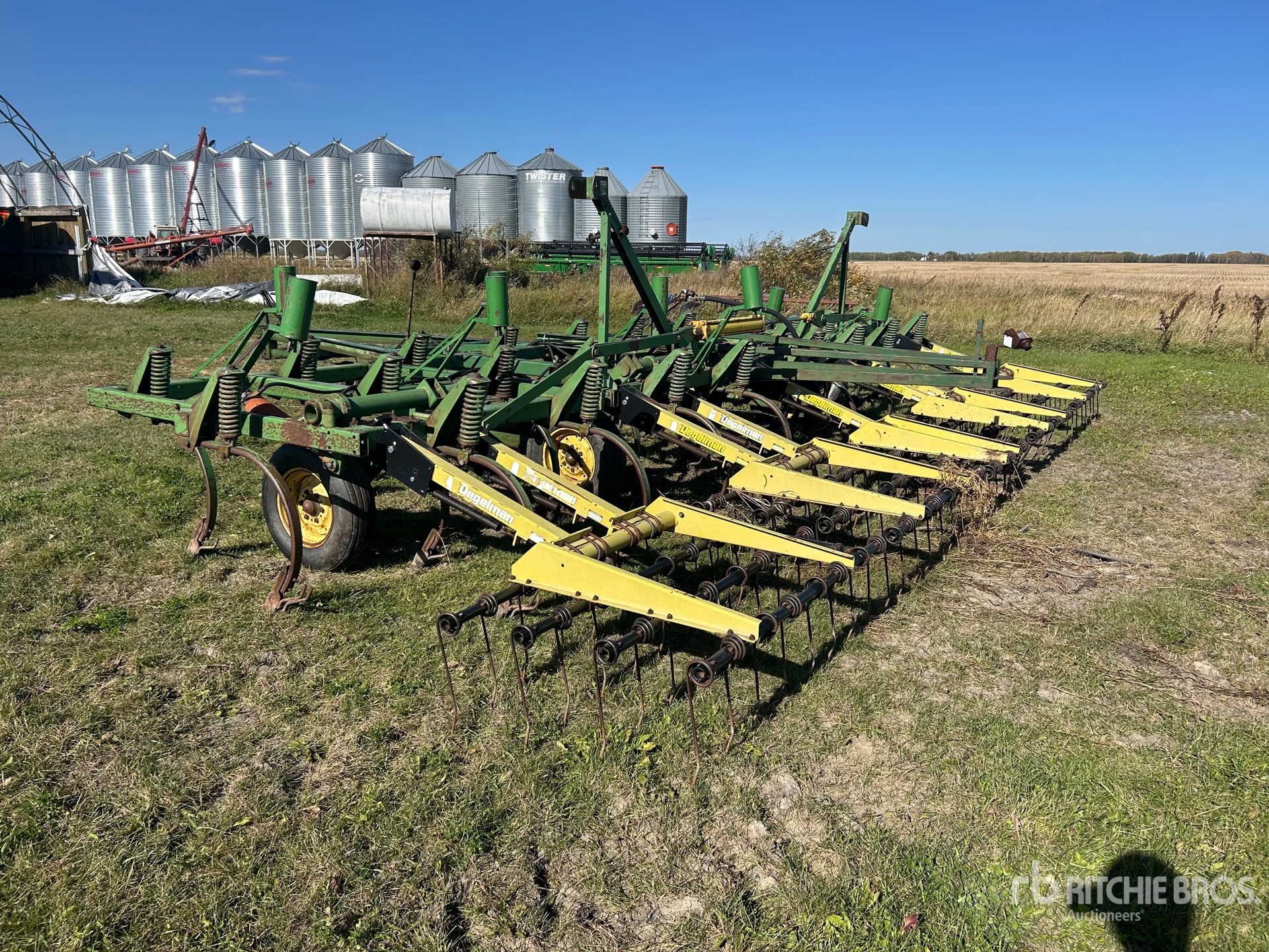 John Deere 1600