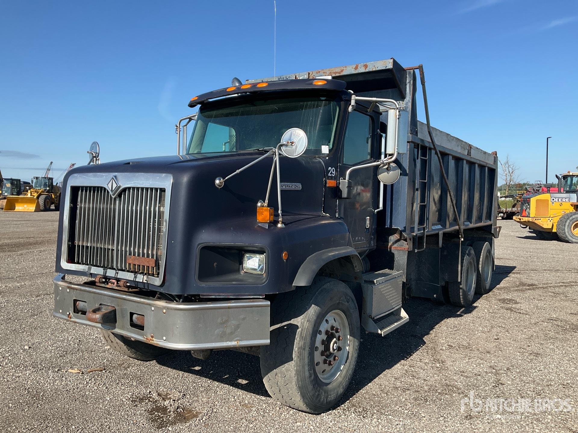 Photo of 2001 International PAYSTAR 5600I