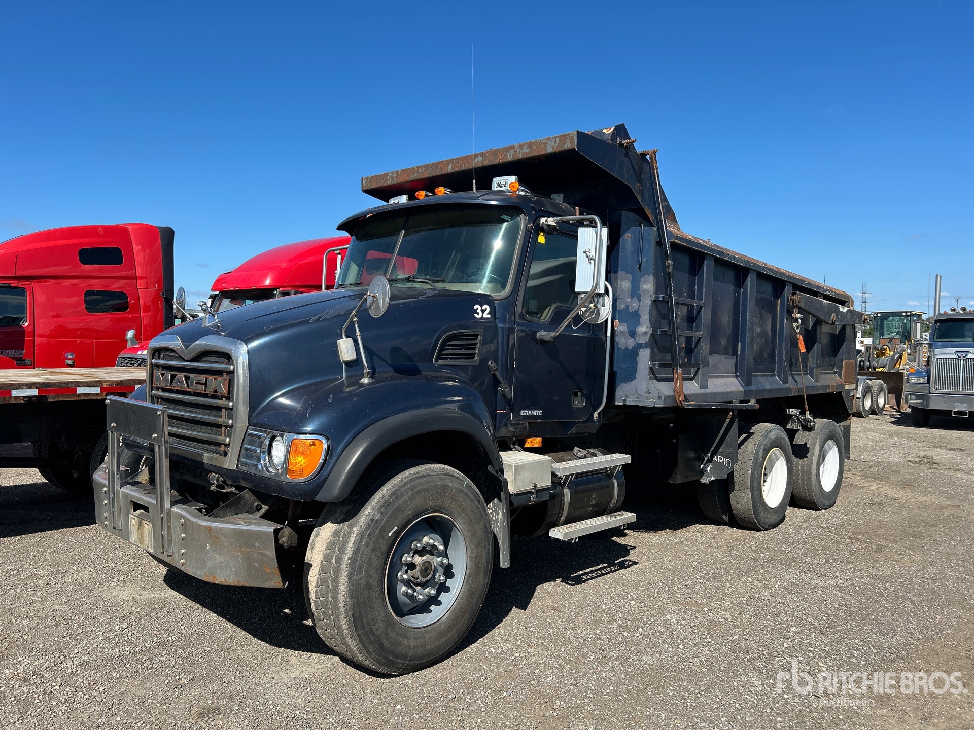 2003 Mack CV713