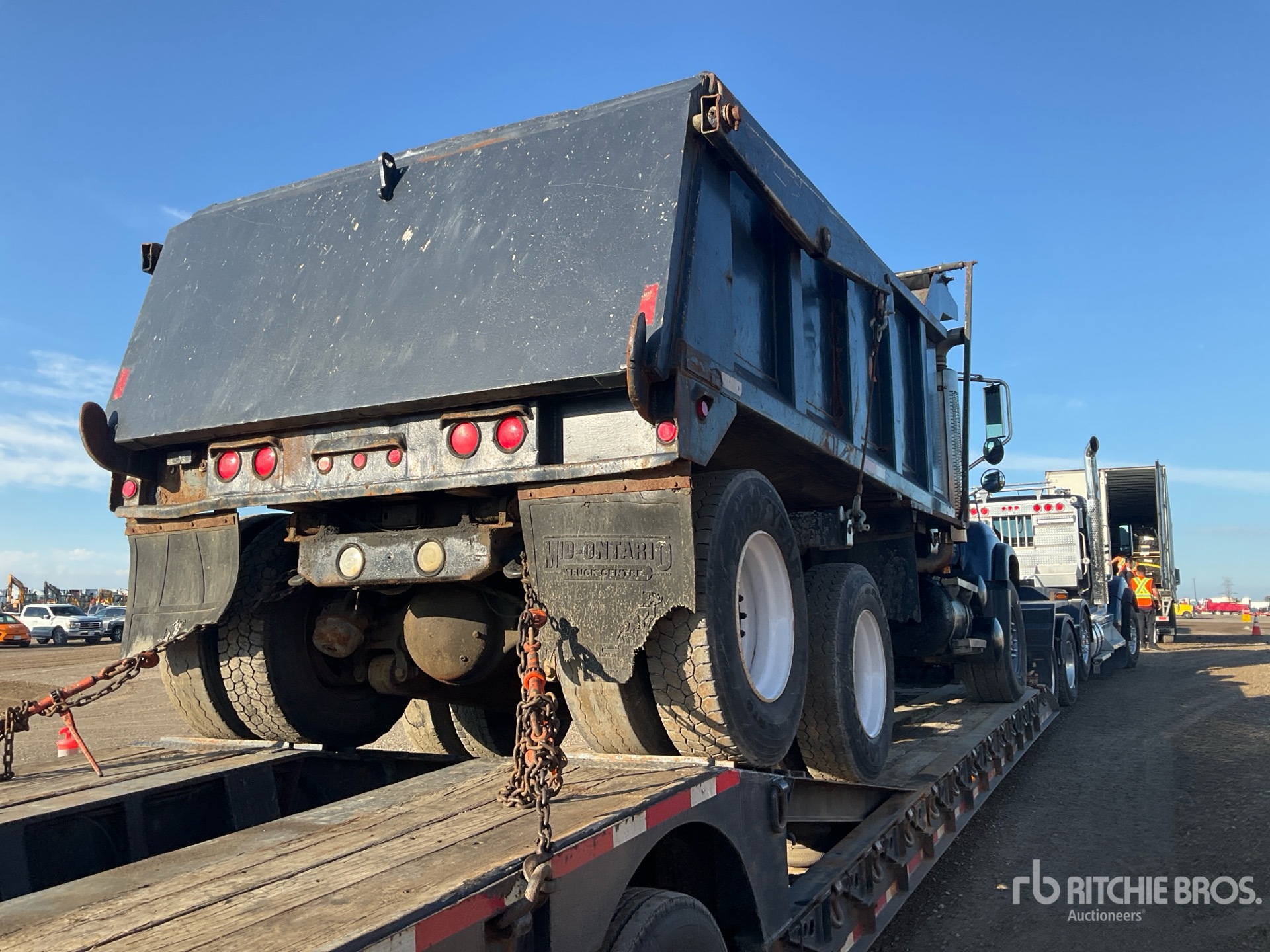 2003 Mack CV713