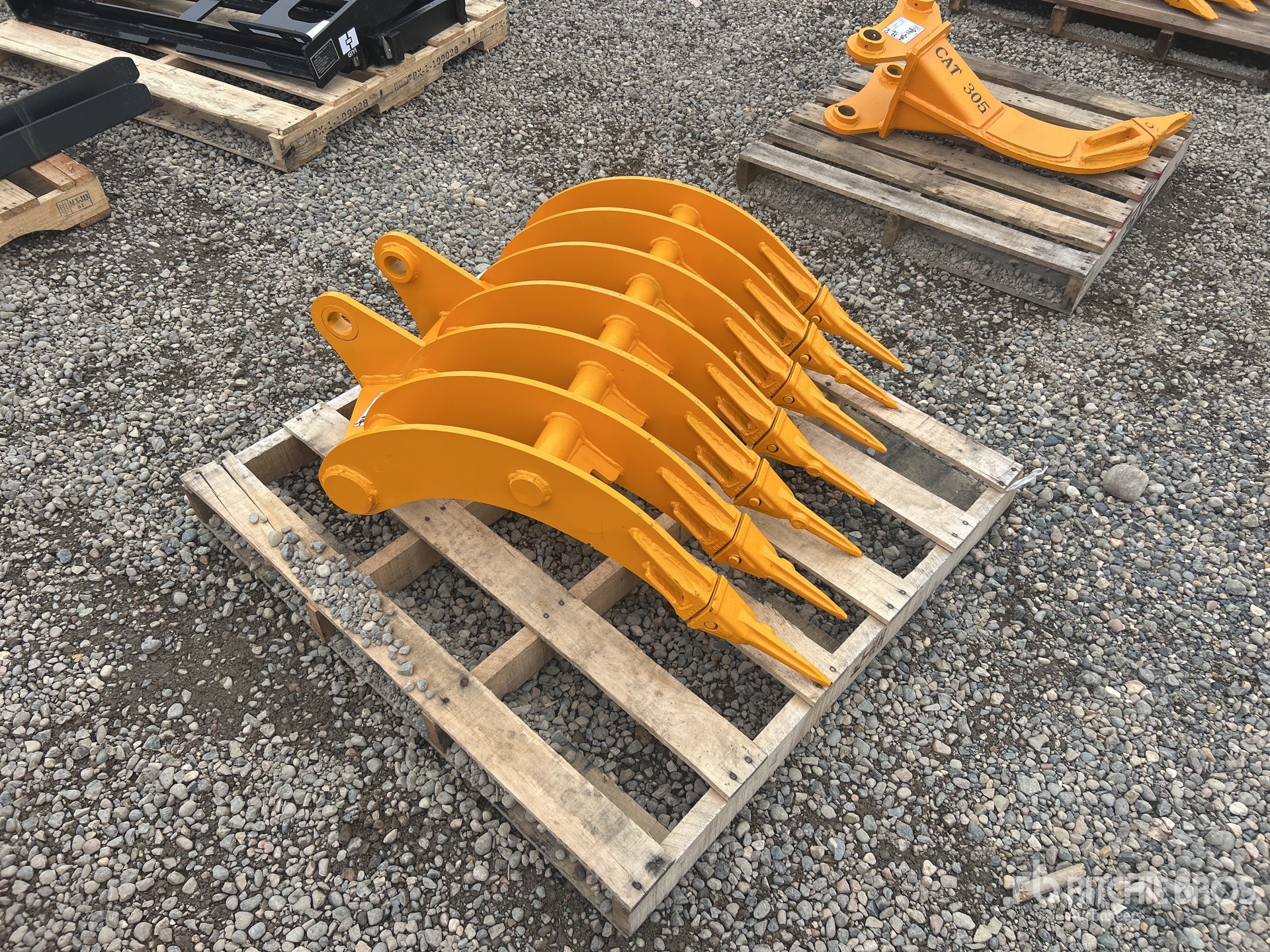 2026 GIYI 32 in - Fits Cat 305 (Unused)