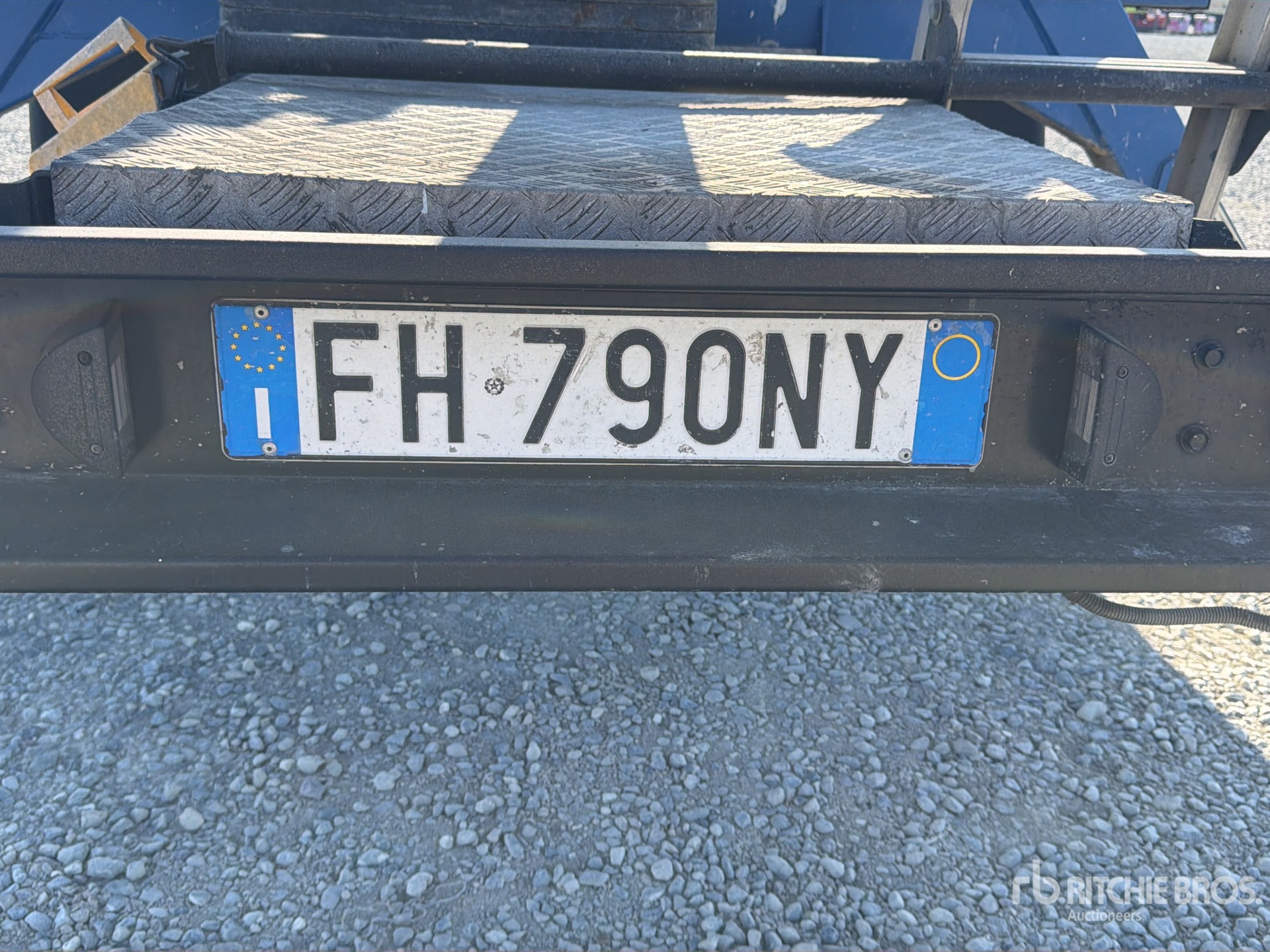 Nissan NT400