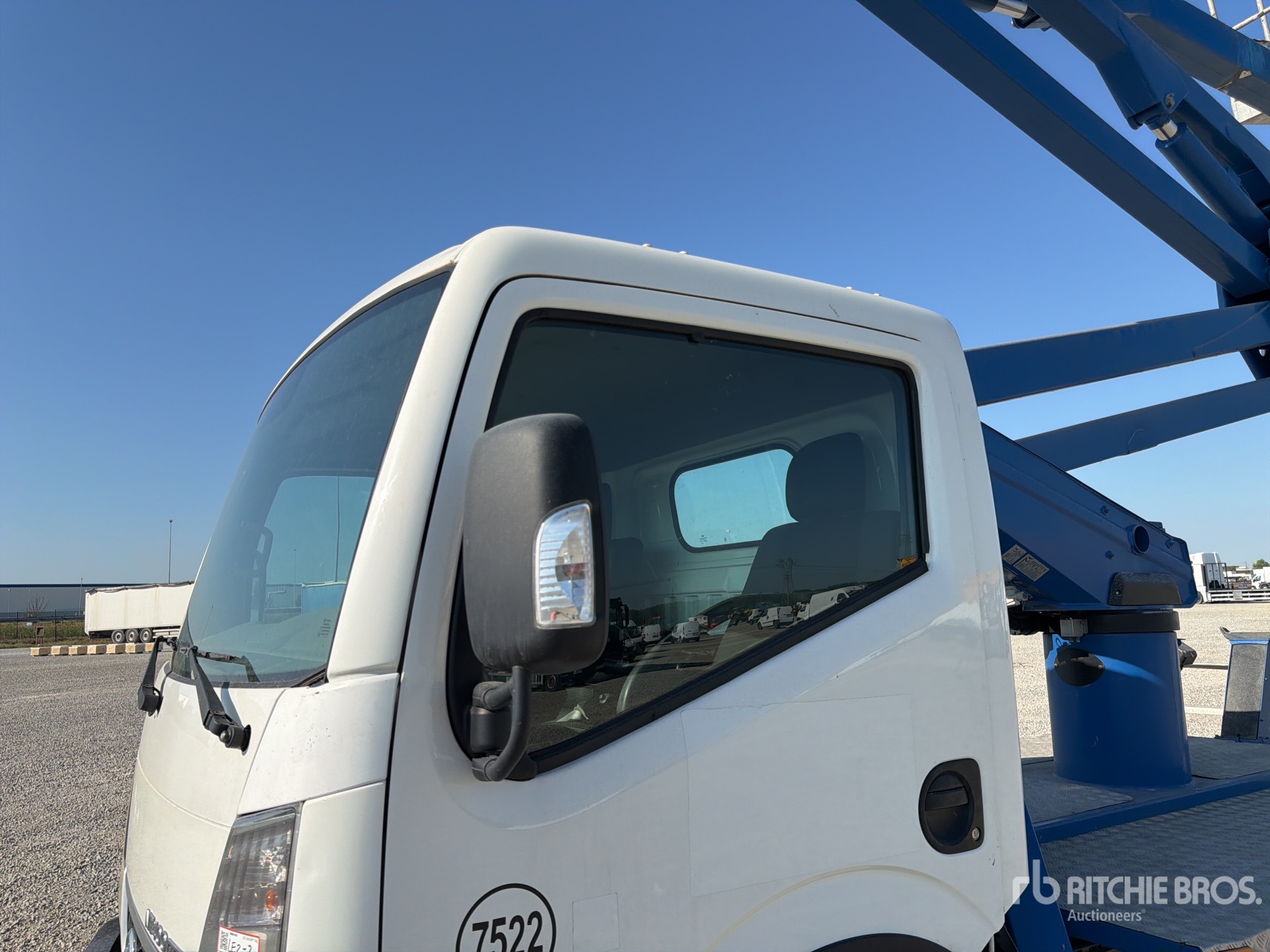Nissan NT400