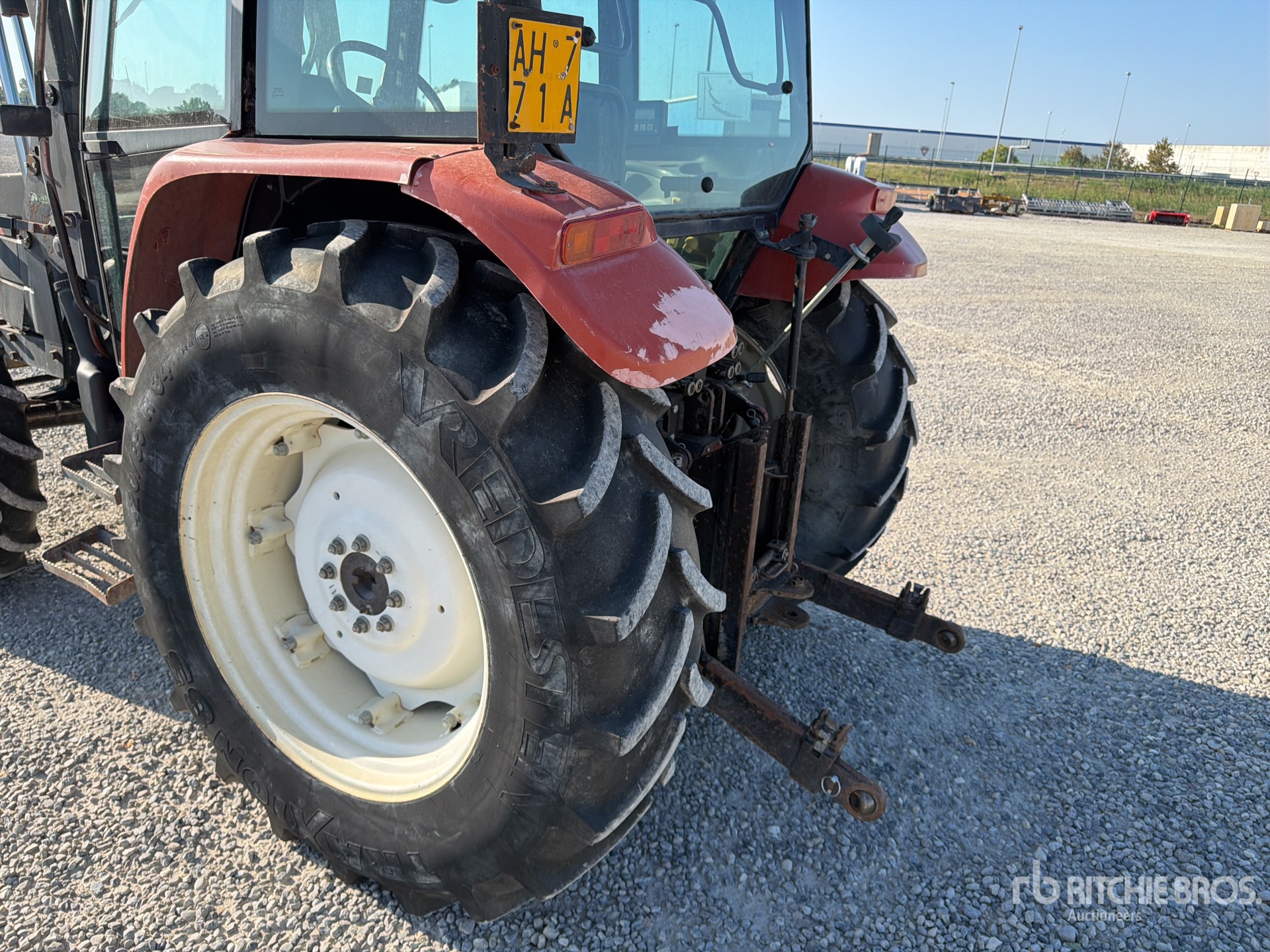 New Holland L75