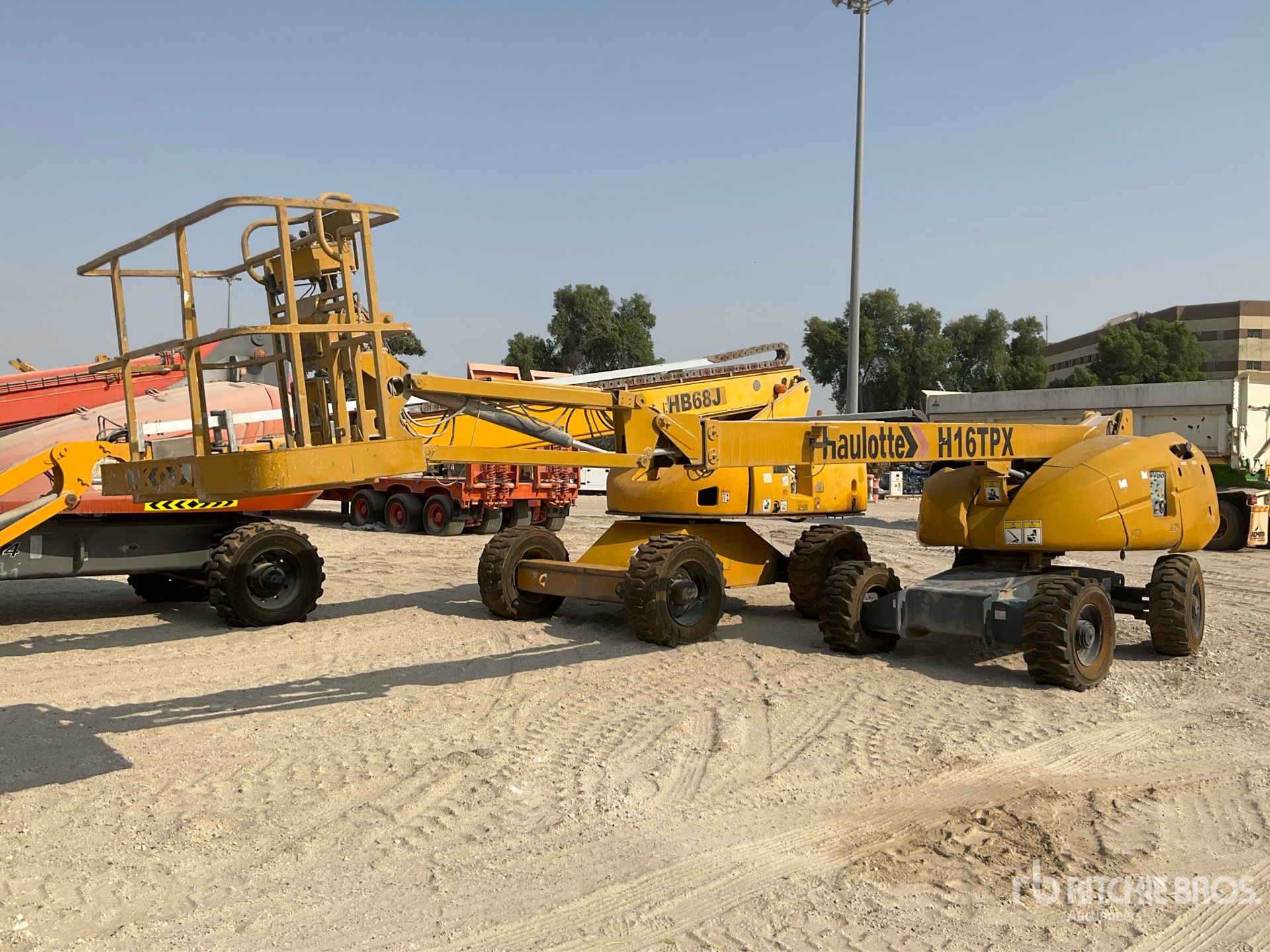 Photo of 2006 Haulotte H16TPX