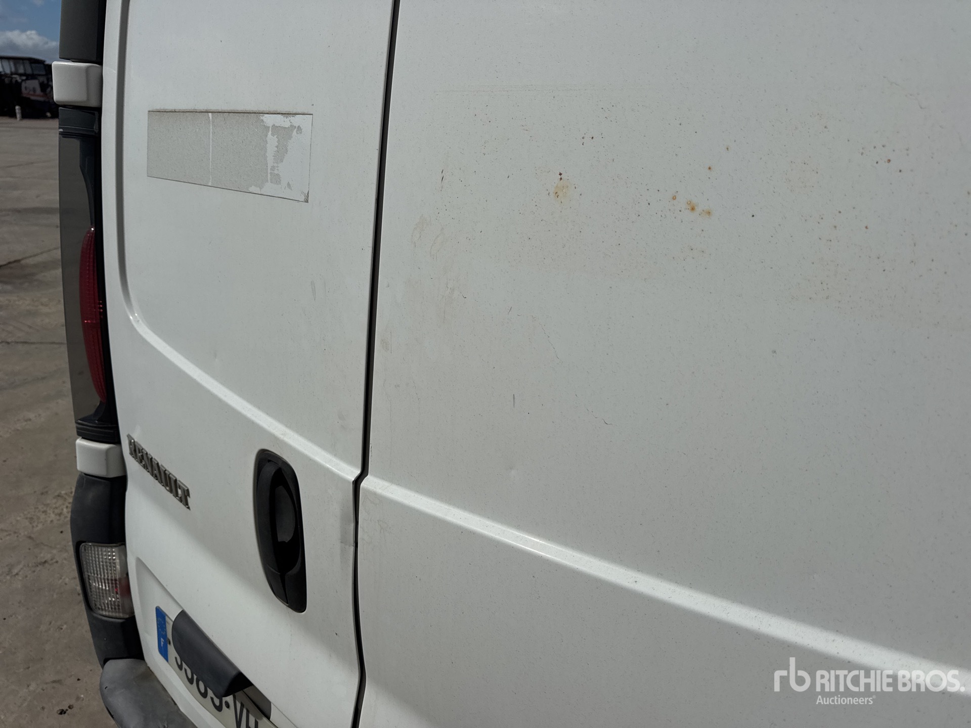 2004 Renault TRAFIC DCI80